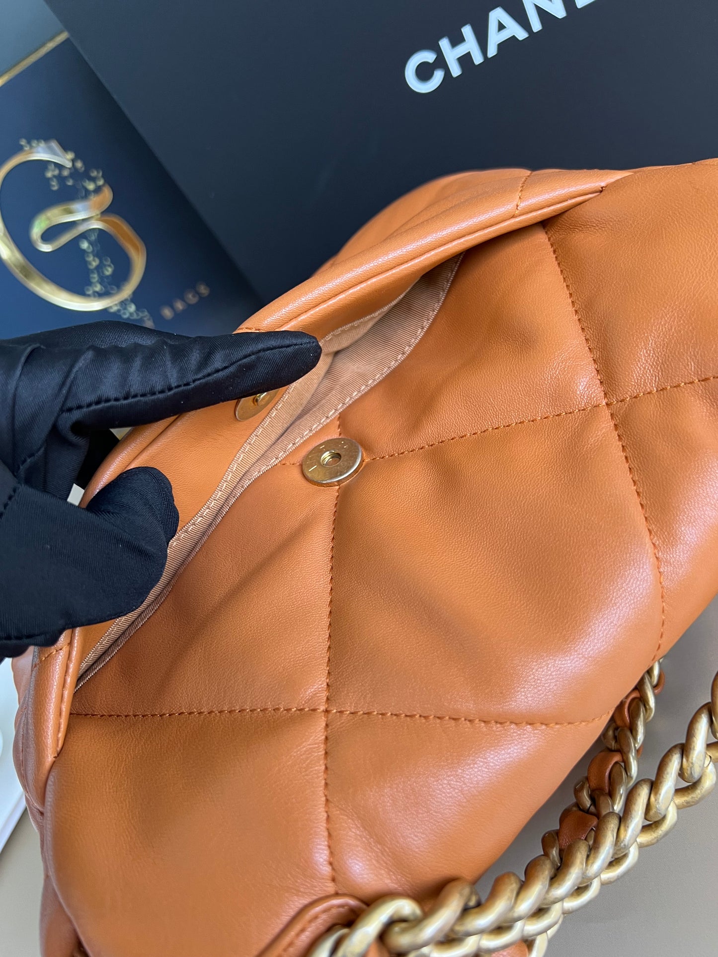 CHANEL C19 SMALL CARAMEL 21P