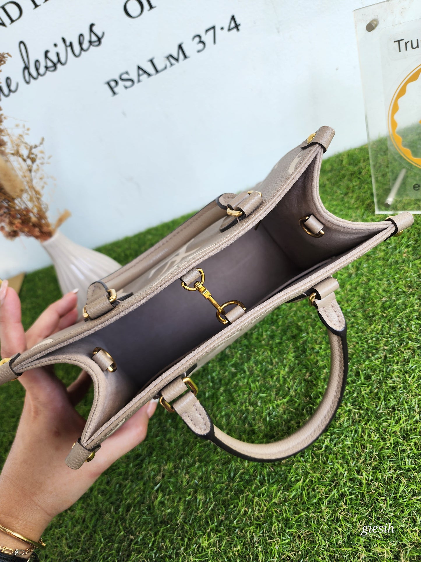Louis Vuitton OTG Pm bi color emperiente
