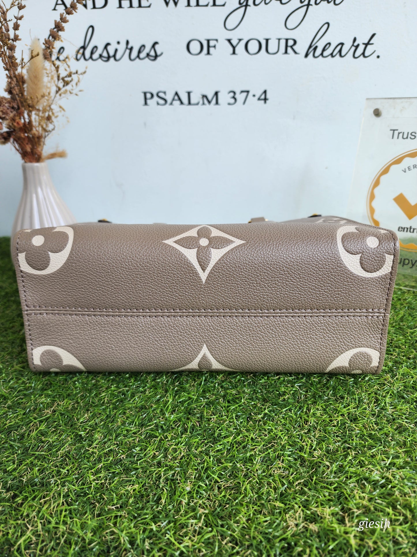 Louis Vuitton OTG Pm bi color emperiente