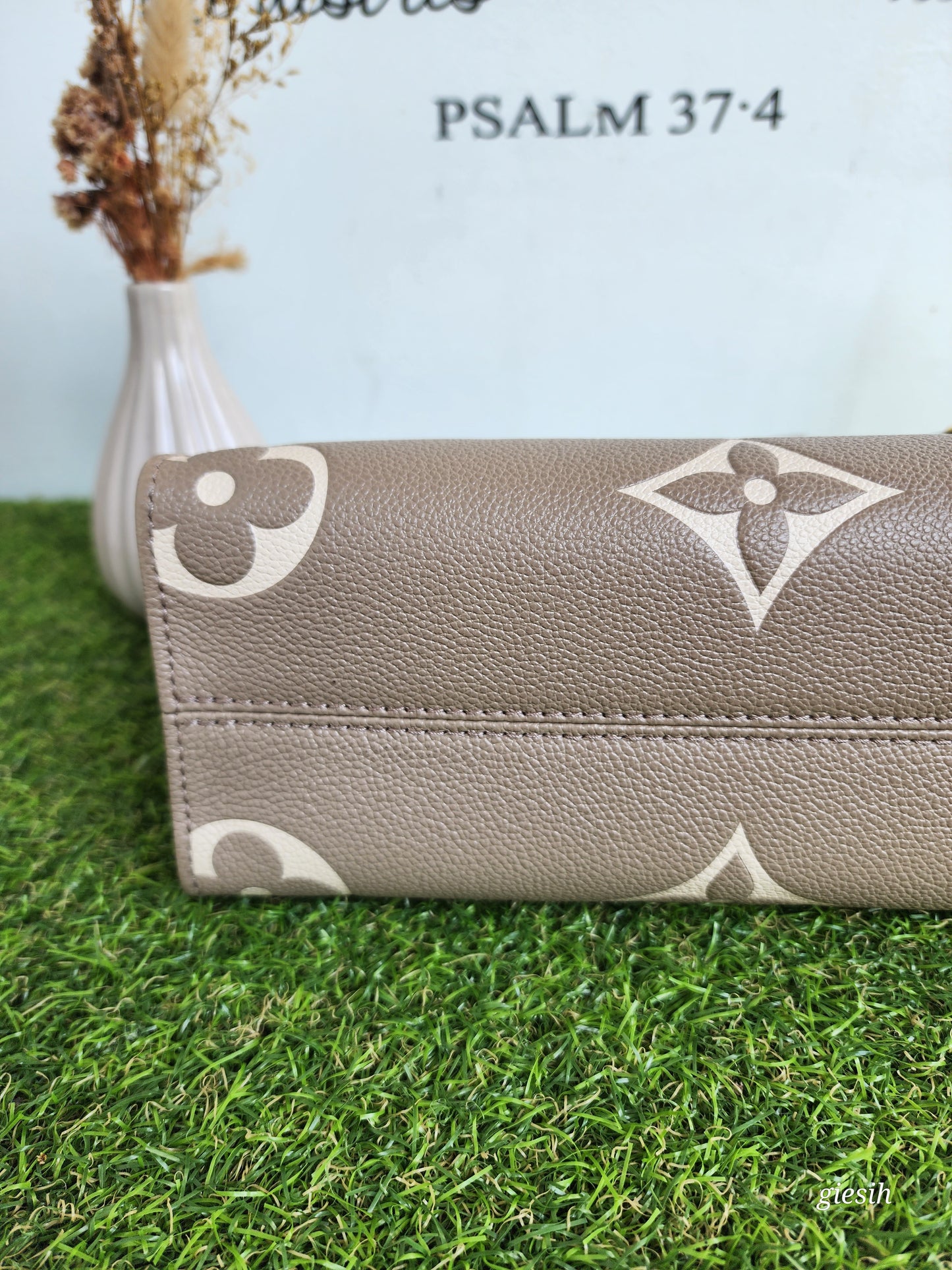 Louis Vuitton OTG Pm bi color emperiente