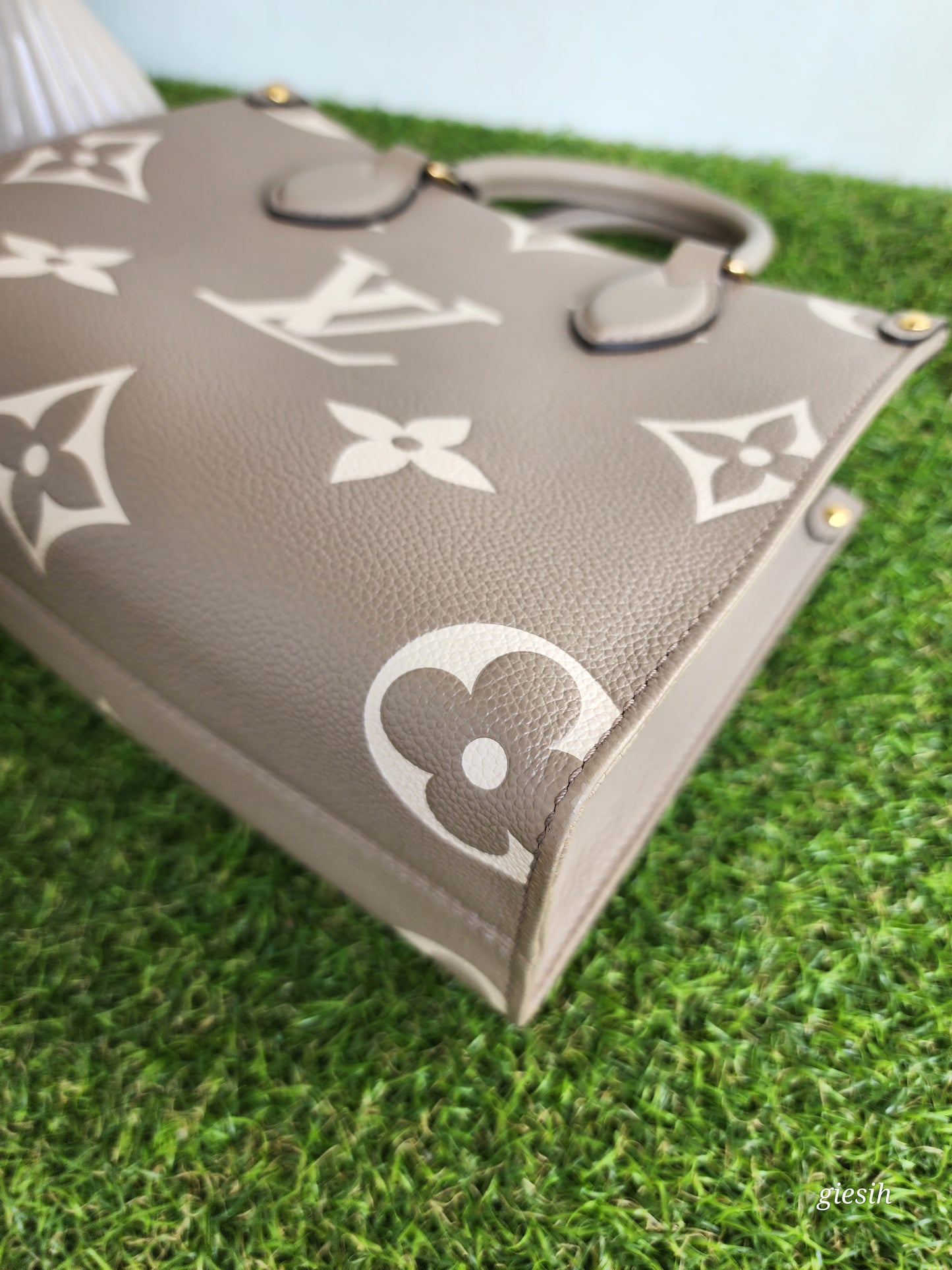 Louis Vuitton OTG Pm bi color emperiente