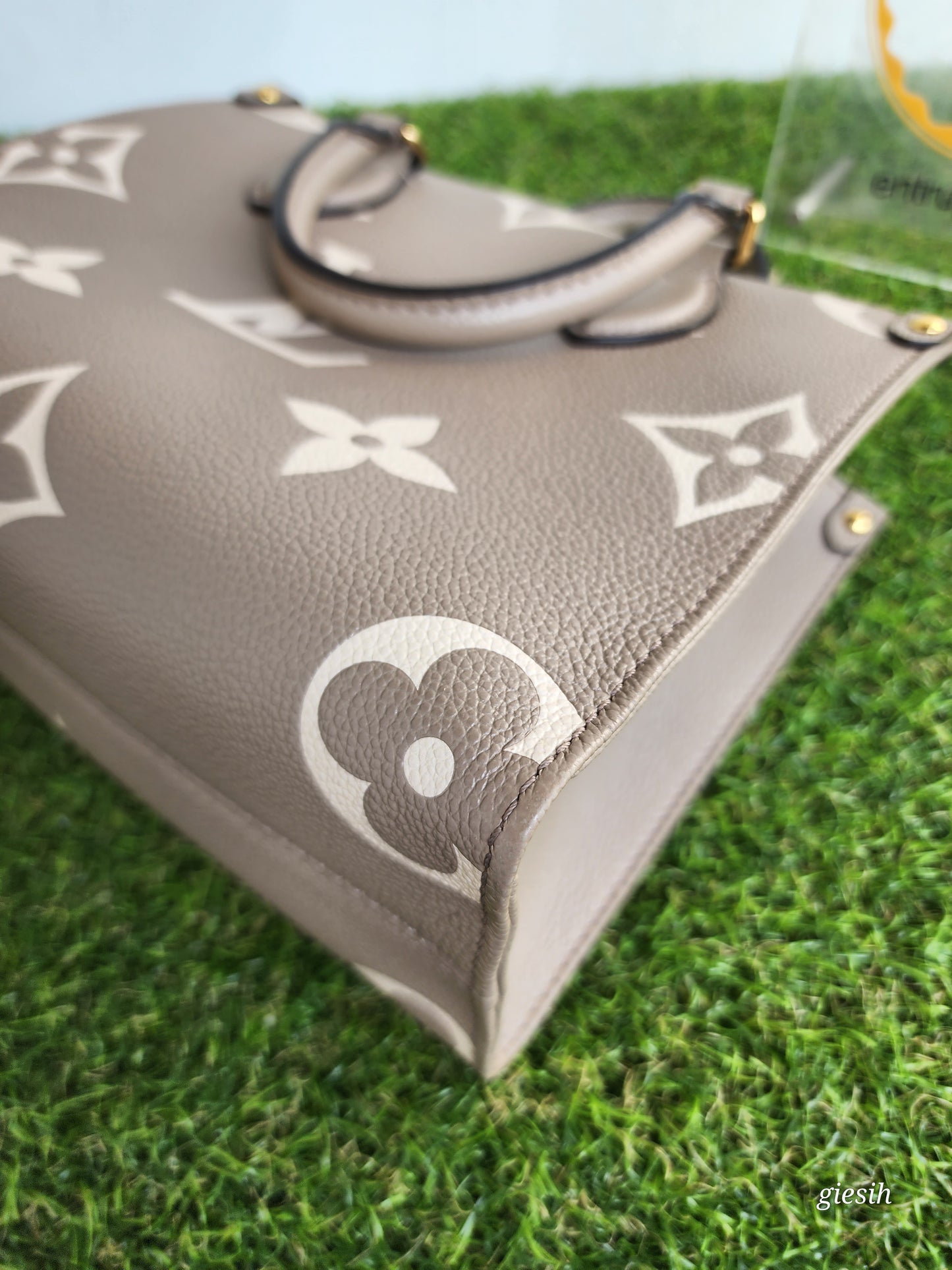 Louis Vuitton OTG Pm bi color emperiente