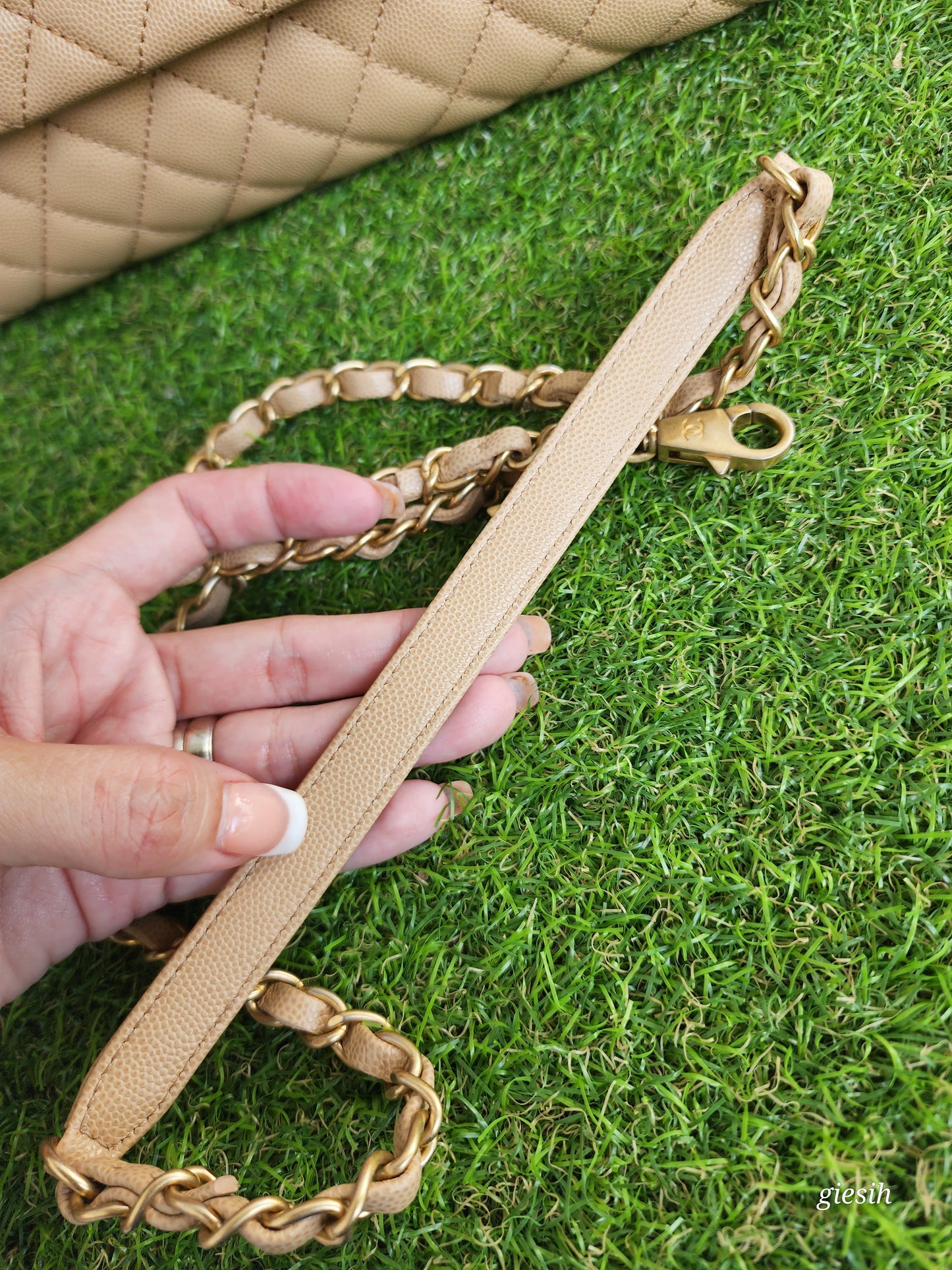 Chanel coco handle medium