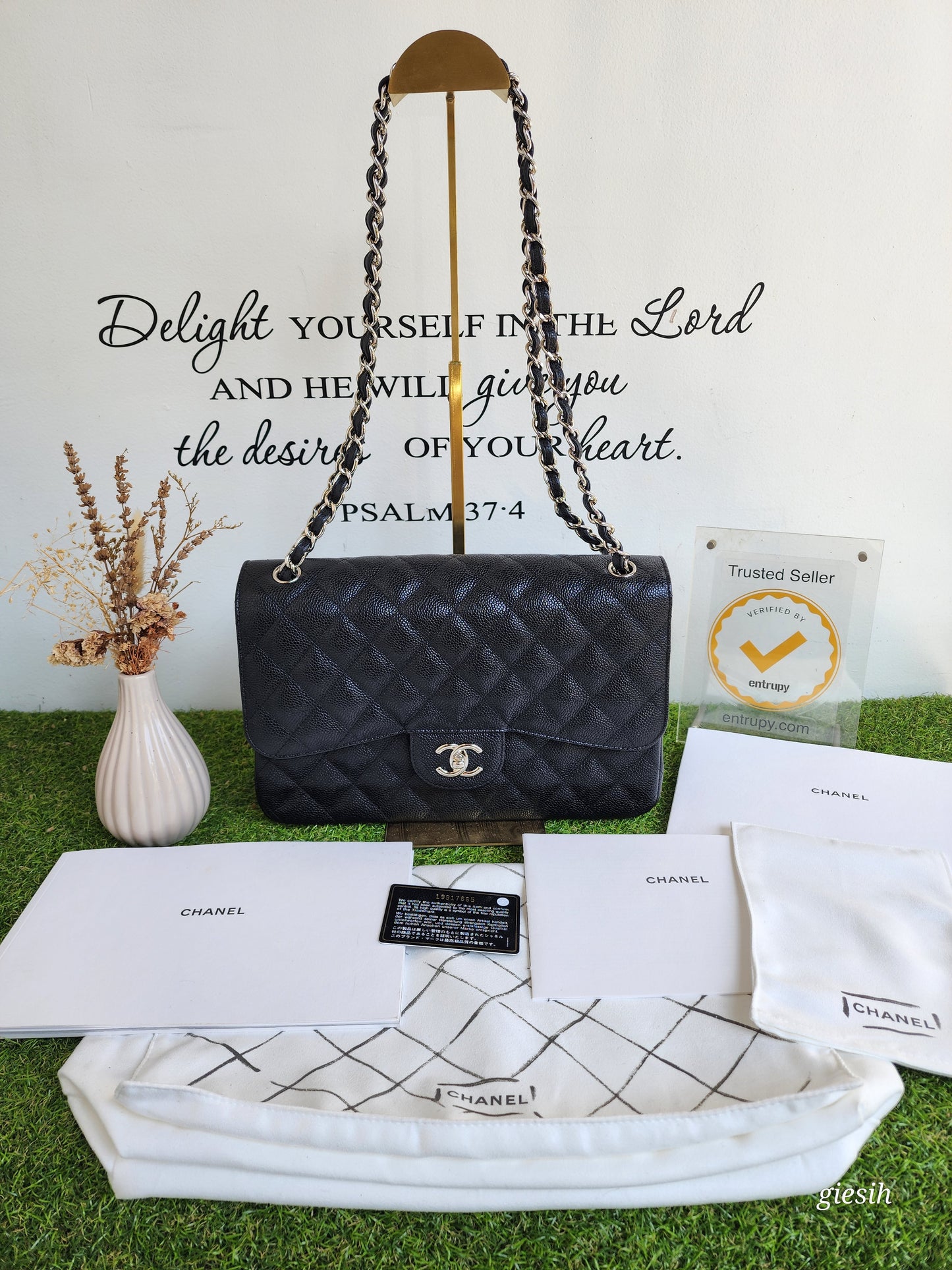 Chanel Classic Jumbo Flap