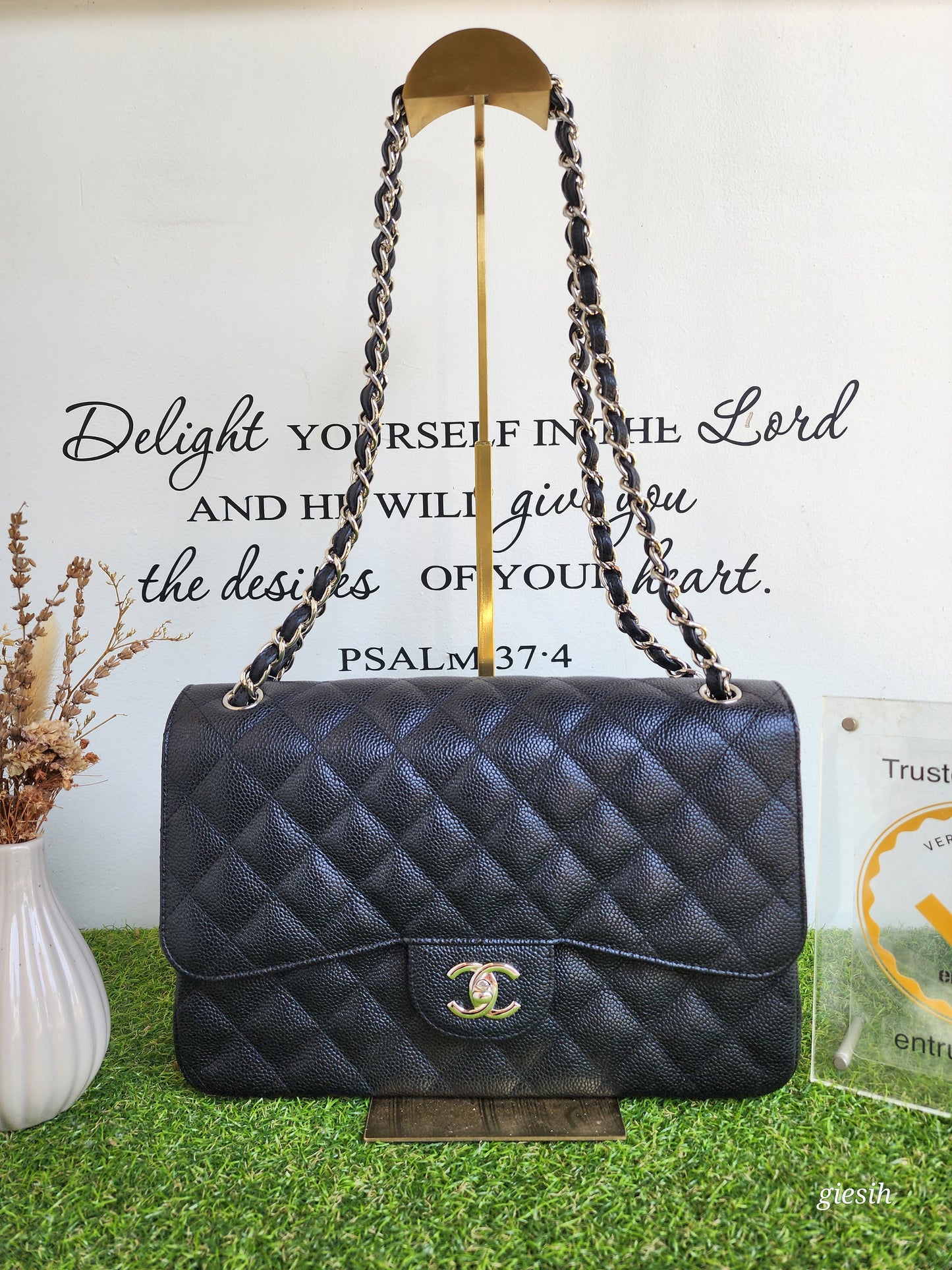 Chanel Classic Jumbo Flap