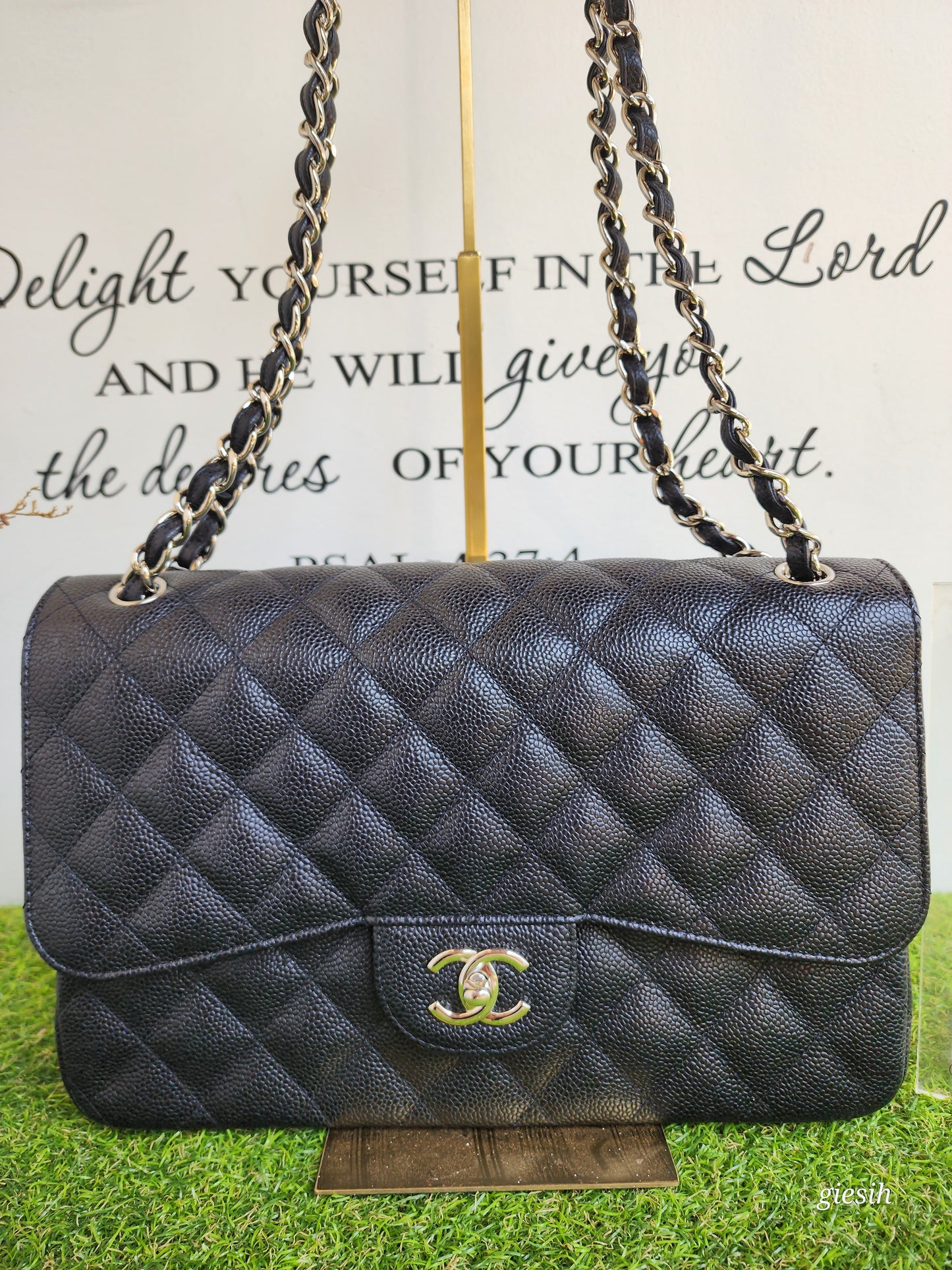 Chanel Classic Jumbo Flap