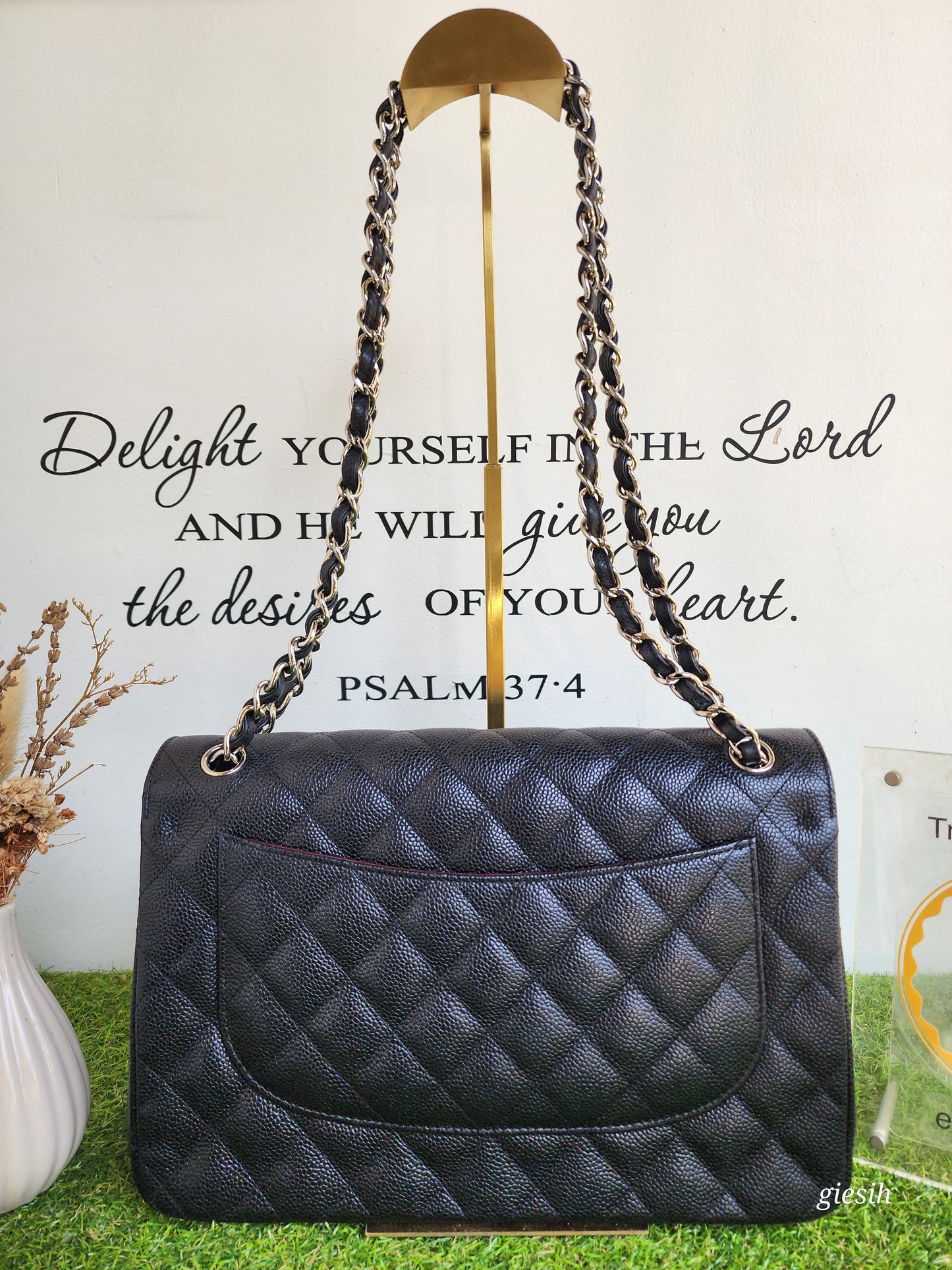 Chanel Classic Jumbo Flap
