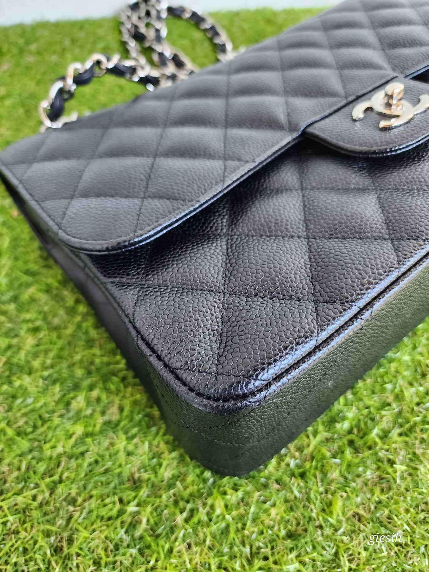 Chanel Classic Jumbo Flap