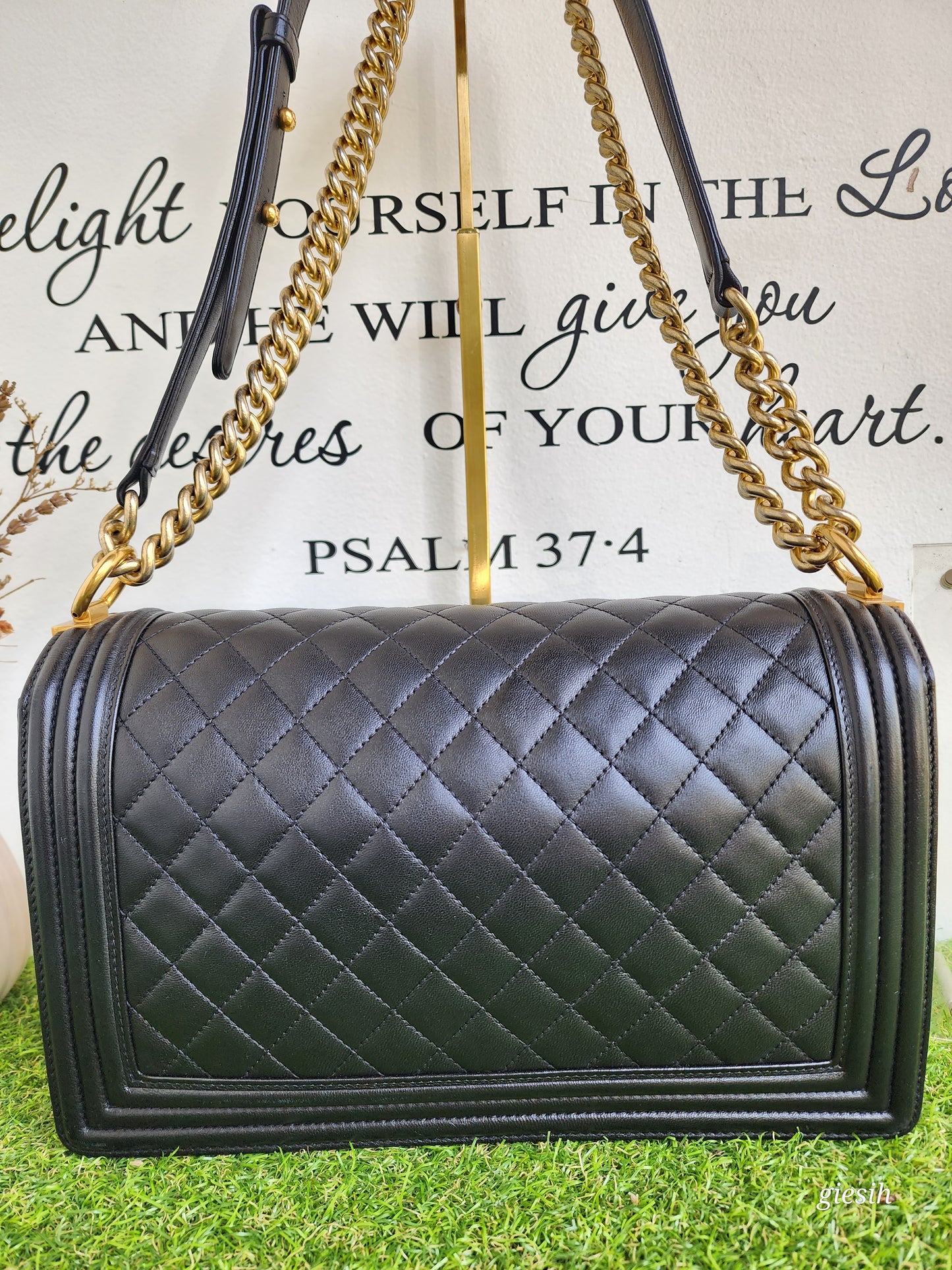 Chanel Le Boy New Medium Black GHW