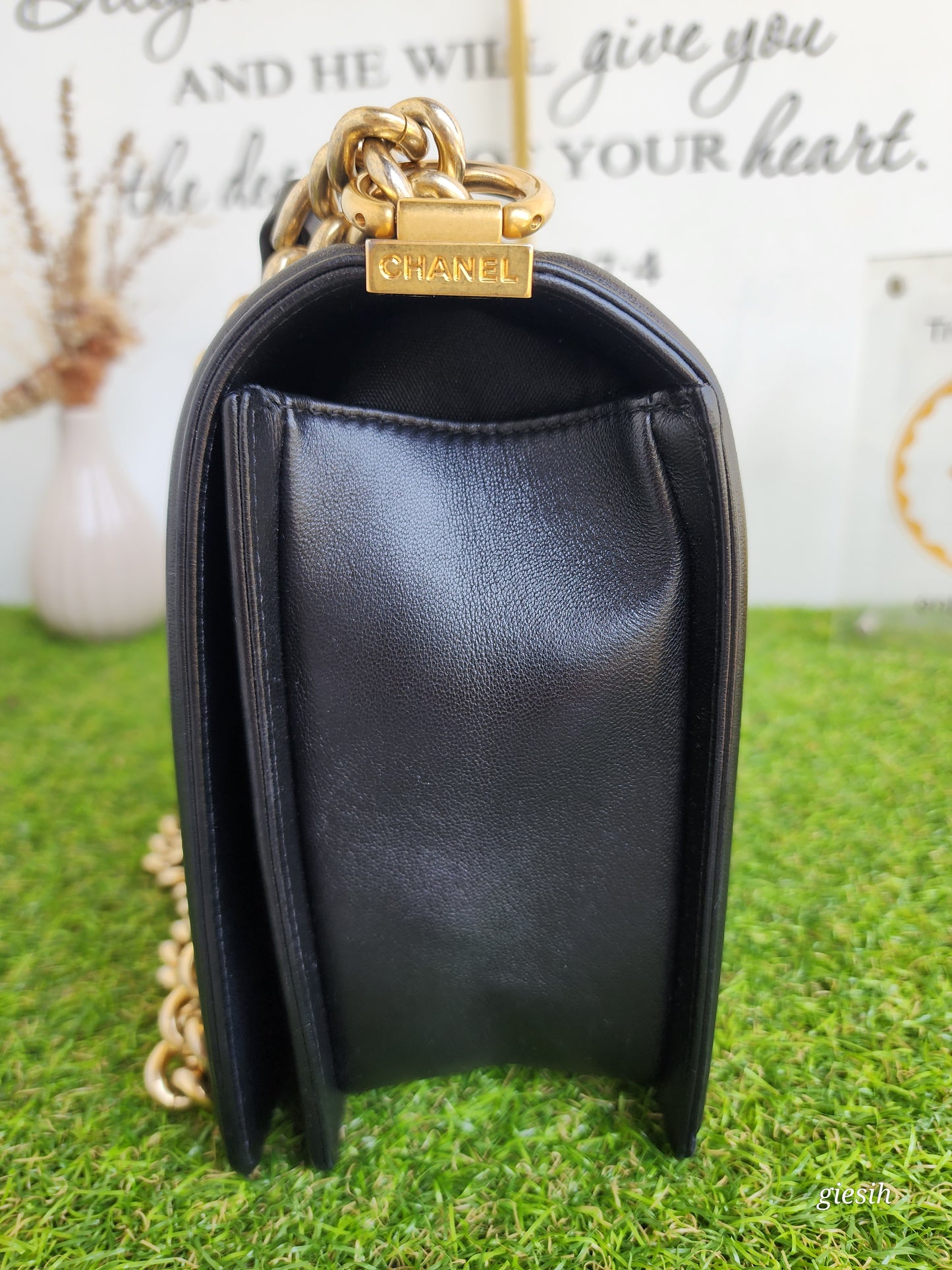 Chanel Le Boy New Medium Black GHW