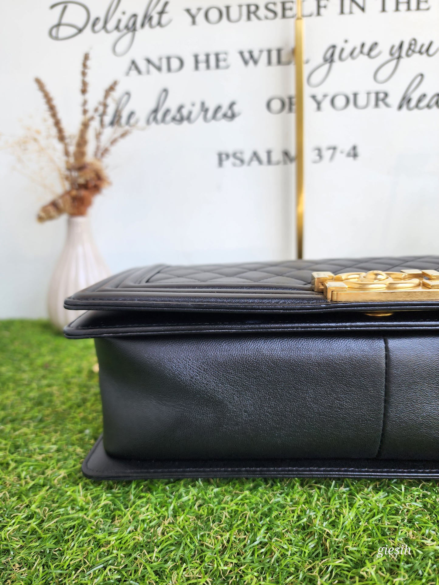 Chanel Le Boy New Medium Black GHW
