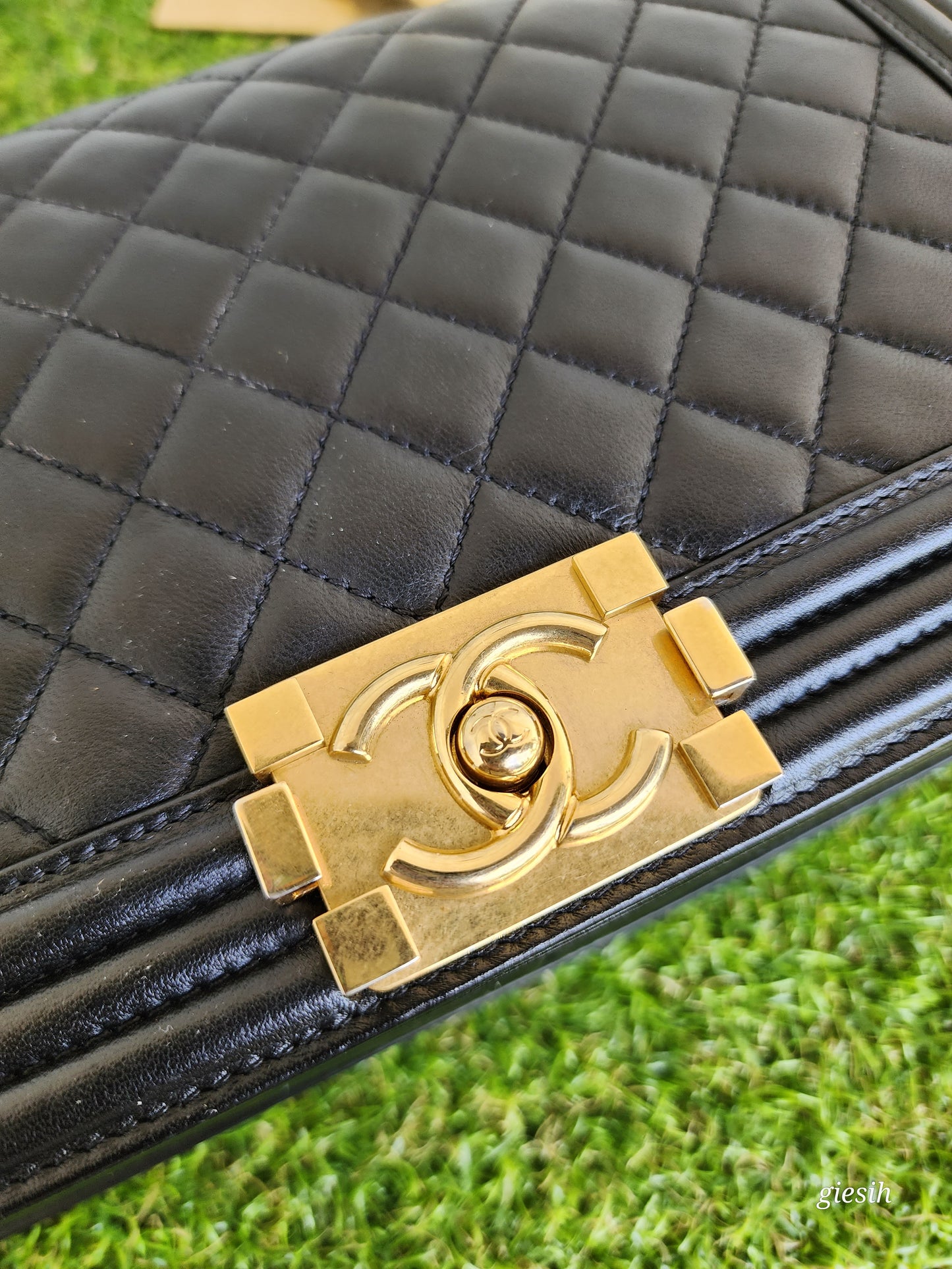 Chanel Le Boy New Medium Black GHW