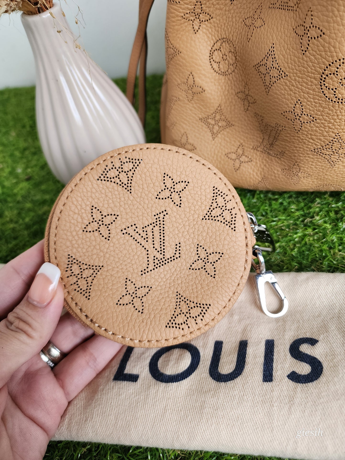 Louis Vuitton Bella Mahina leather