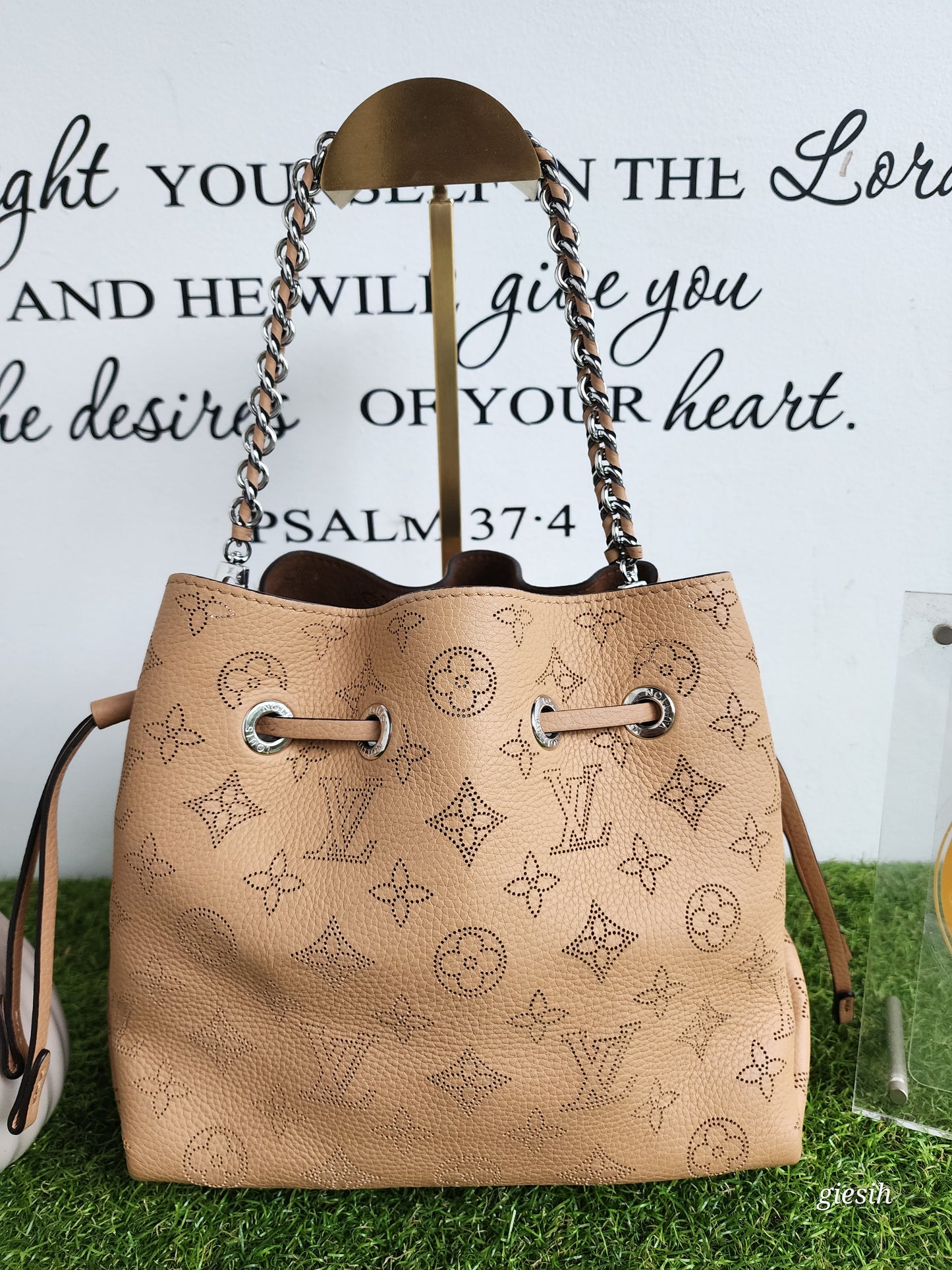 Louis Vuitton Bella Mahina leather
