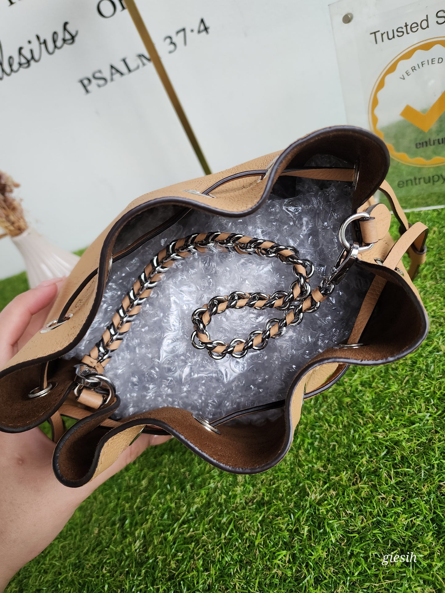 Louis Vuitton Bella Mahina leather