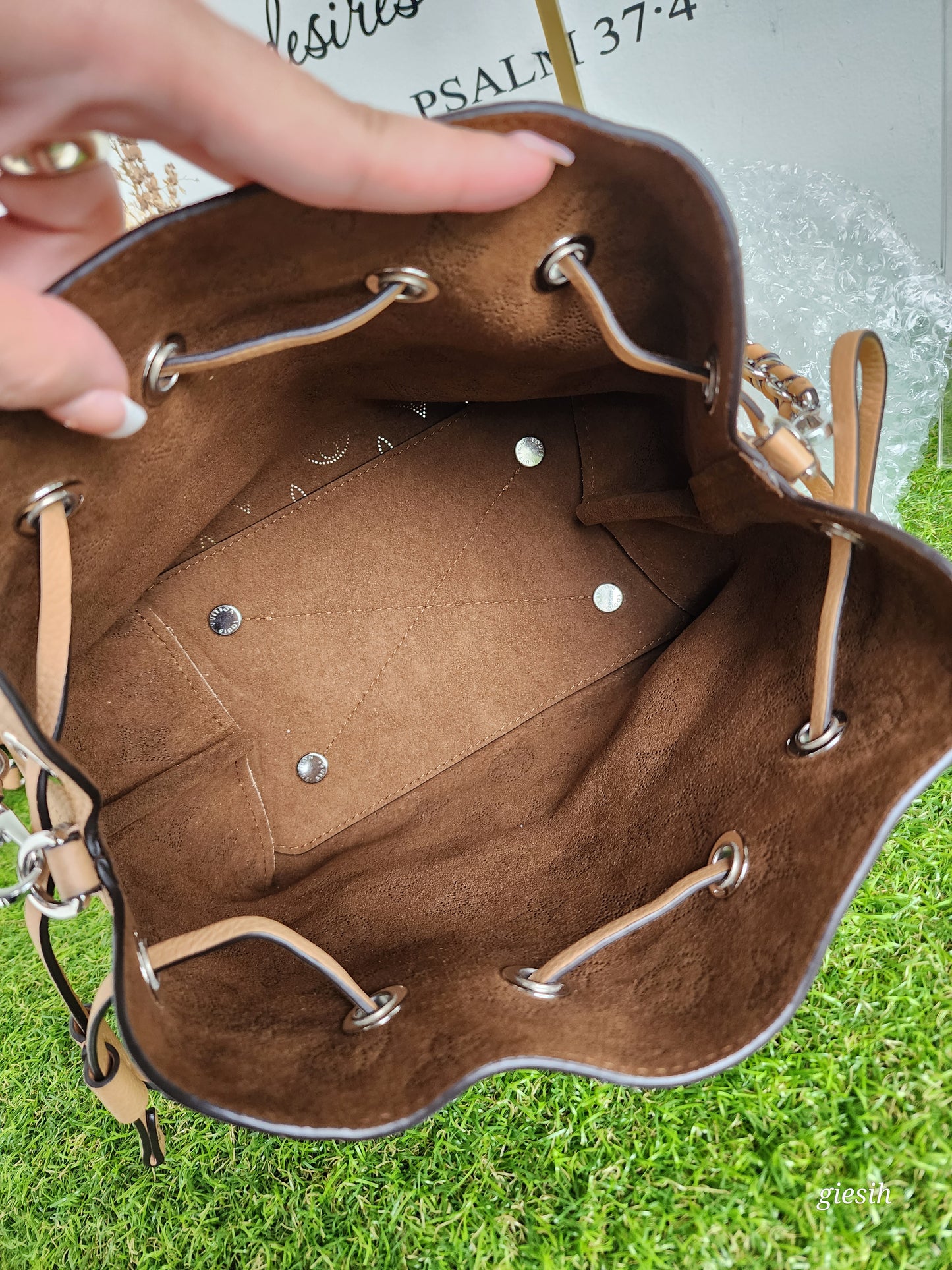 Louis Vuitton Bella Mahina leather