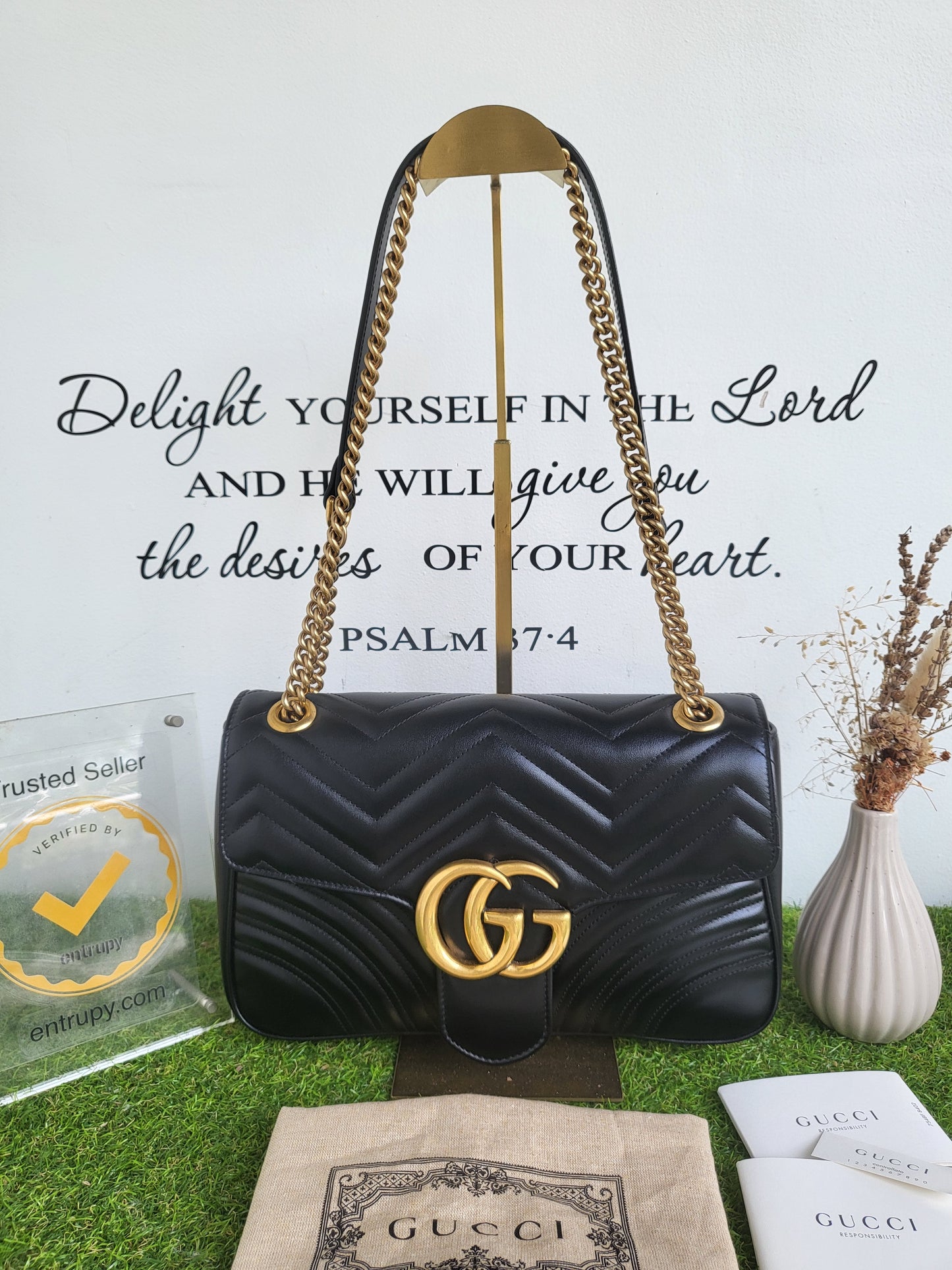 GG Marmont medium shoulder bag