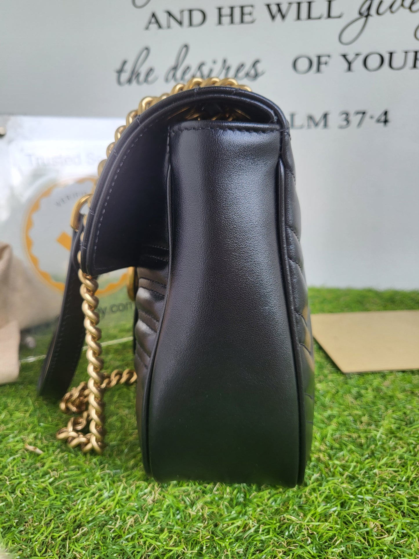 GG Marmont medium shoulder bag