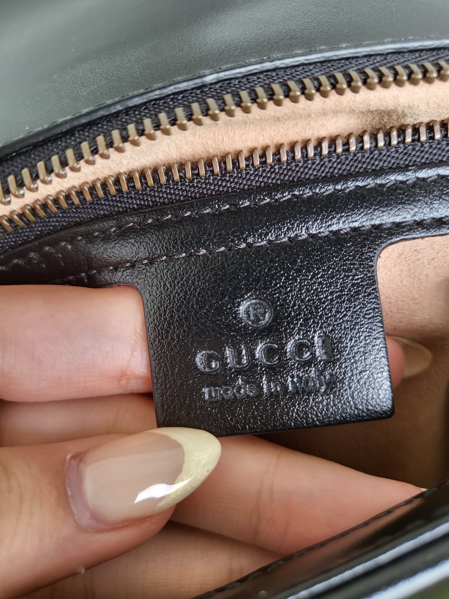 GG Marmont medium shoulder bag