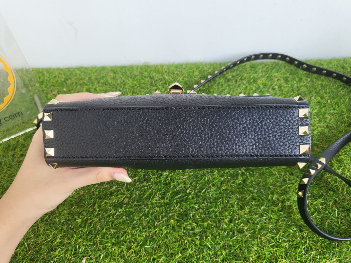 SMALL ROCKSTUD GRAINY CALFSKIN CROSSBODY BAG
