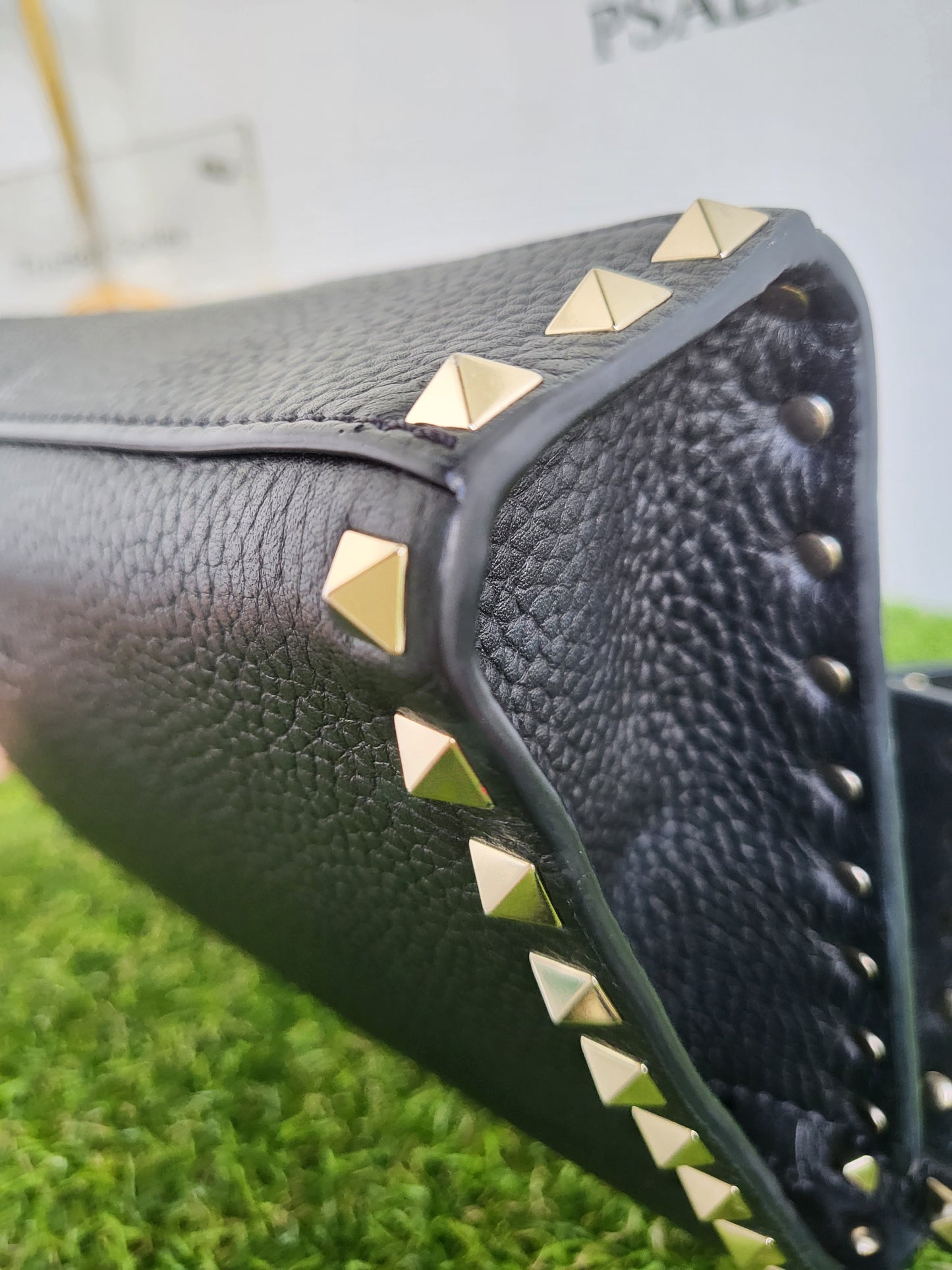 SMALL ROCKSTUD GRAINY CALFSKIN CROSSBODY BAG