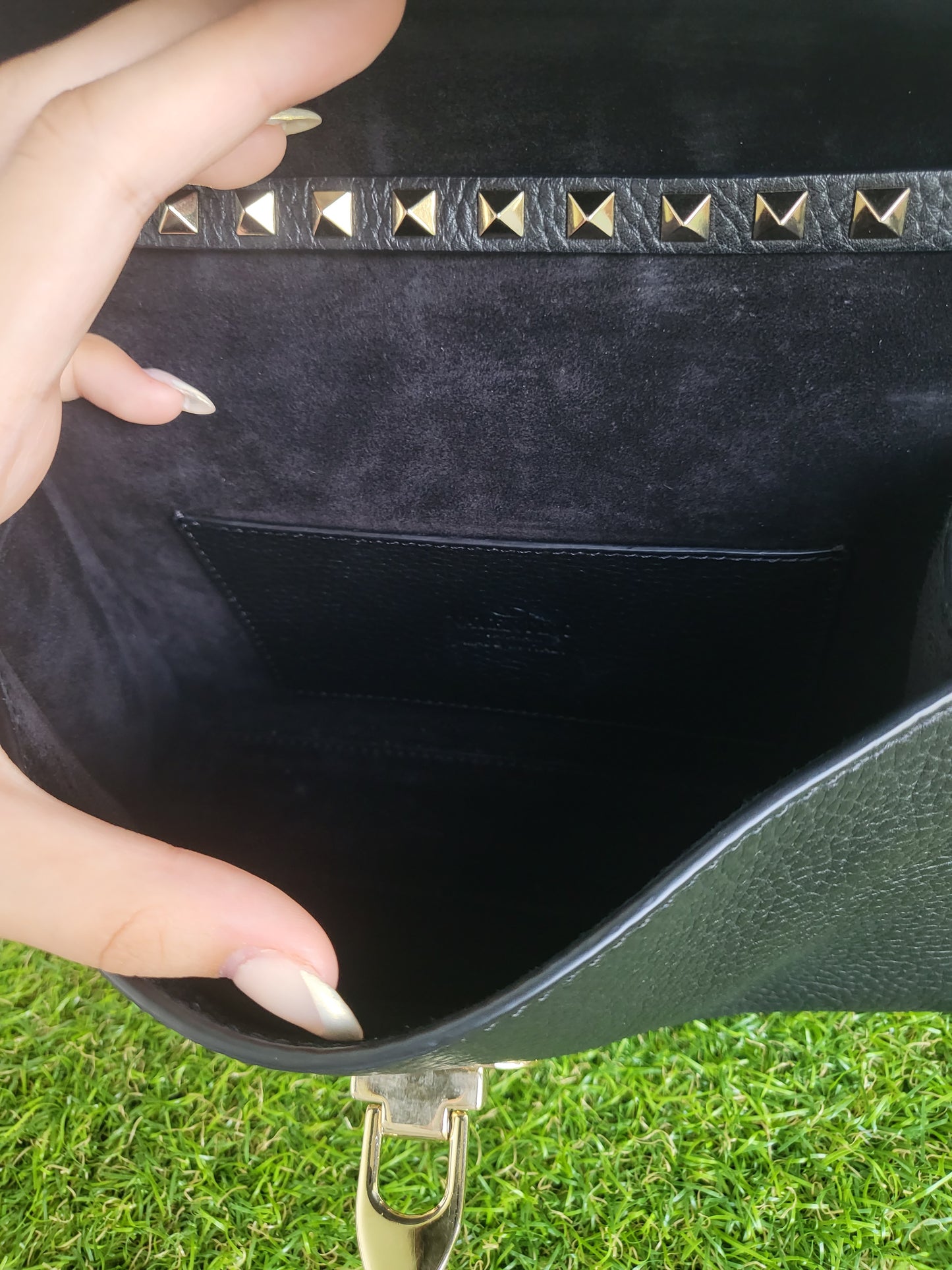 SMALL ROCKSTUD GRAINY CALFSKIN CROSSBODY BAG