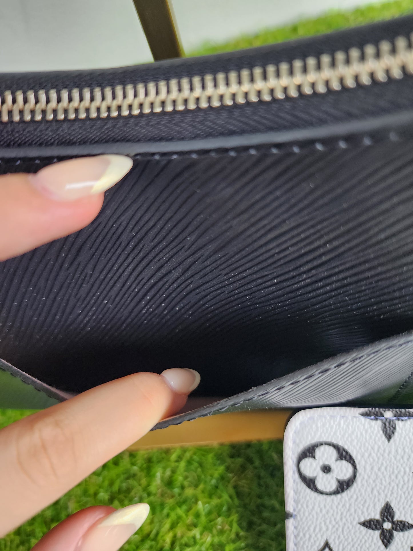 Louis Vuitton Marelle Black/White