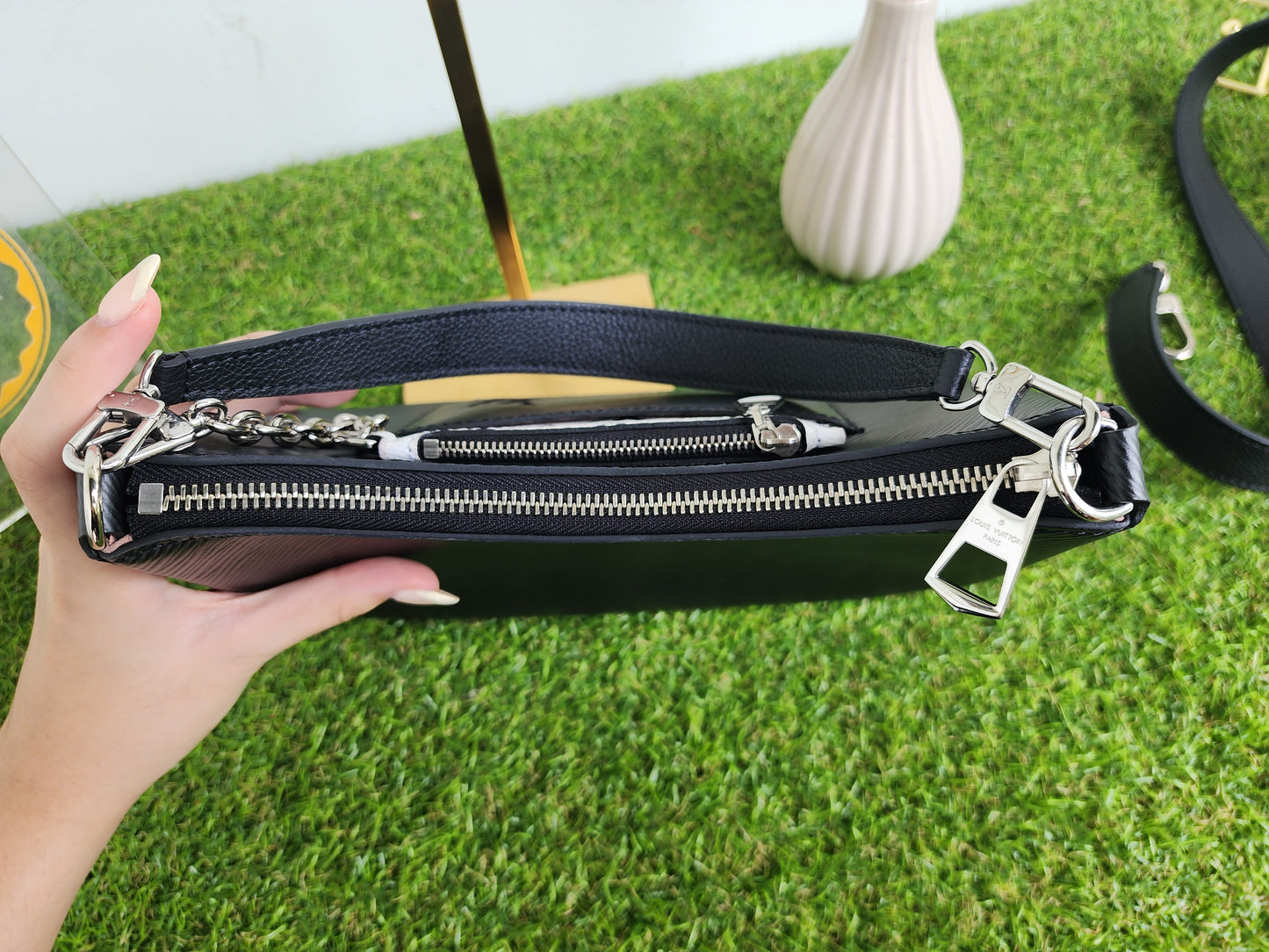 Louis Vuitton Marelle Black/White