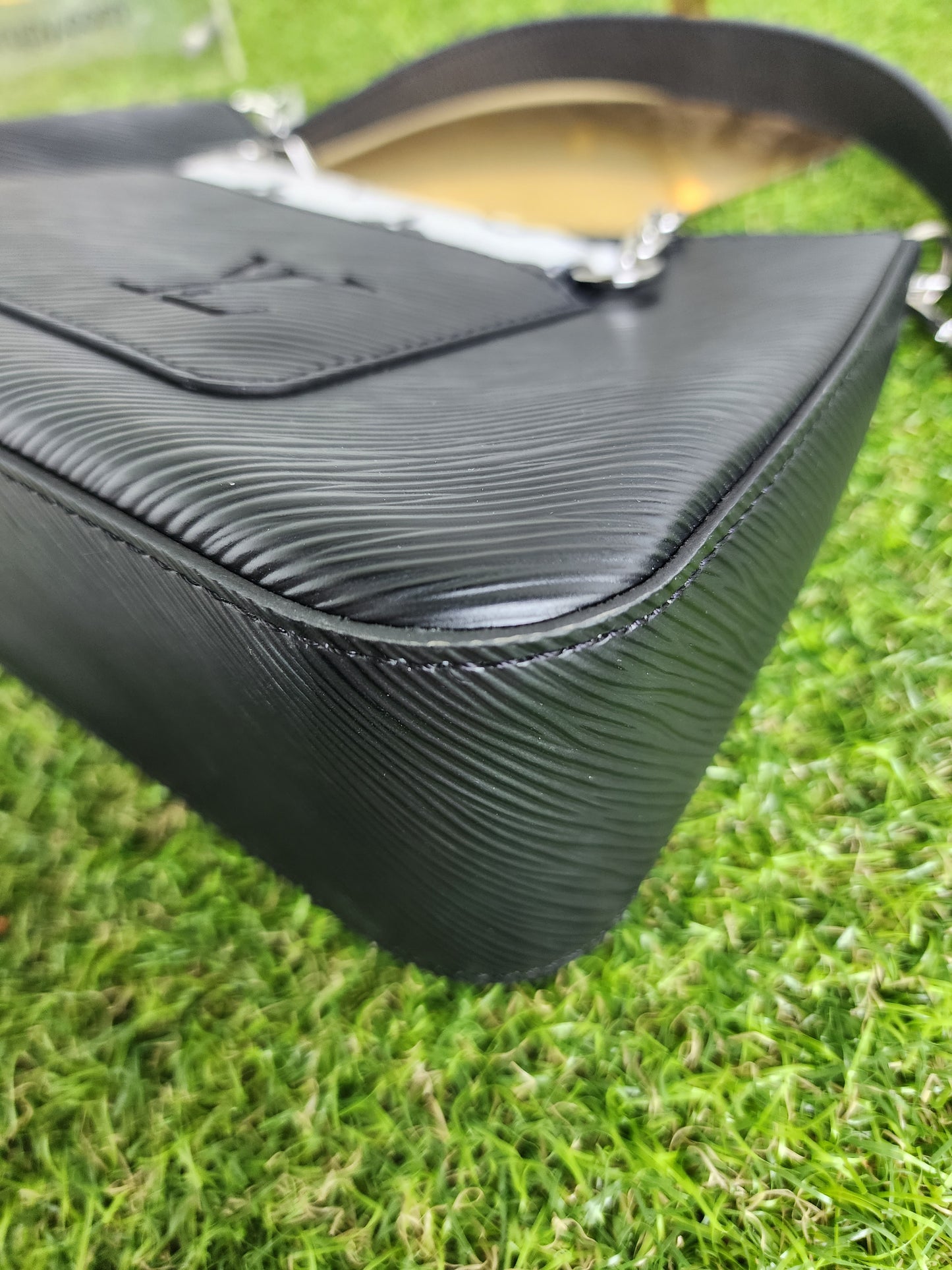 Louis Vuitton Marelle Black/White