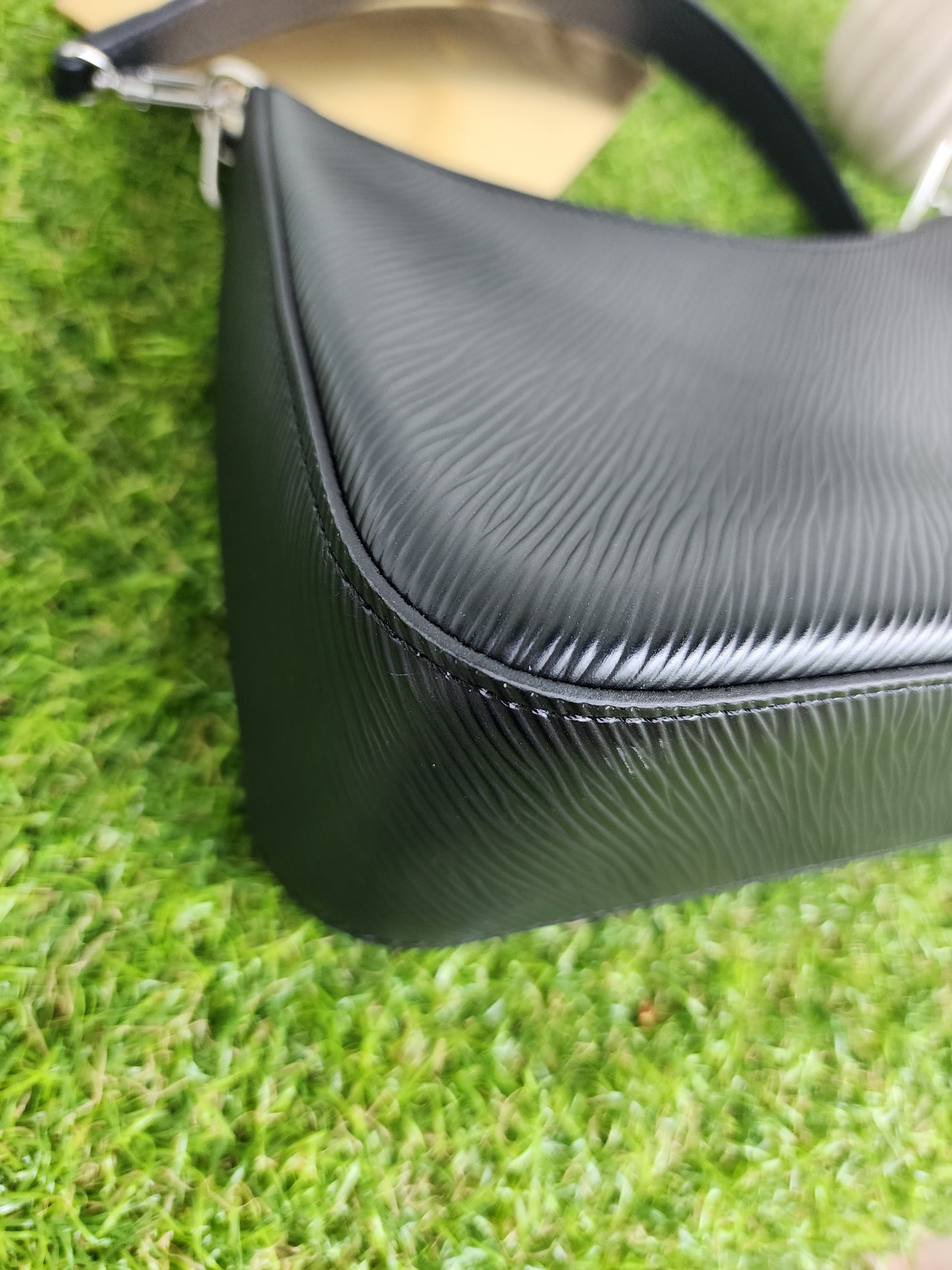Louis Vuitton Marelle Black/White