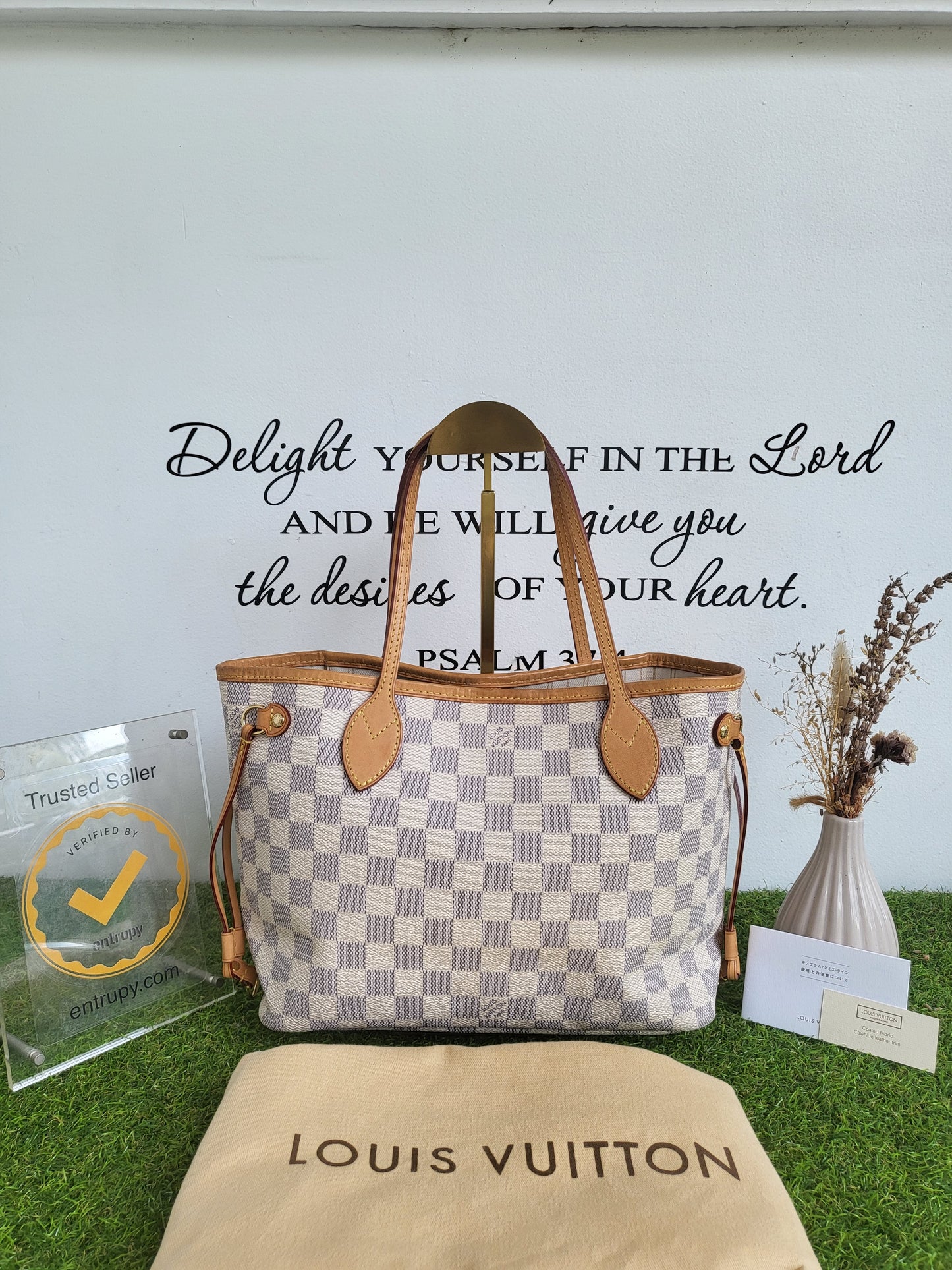 Louis Vuitton Neverfull PM