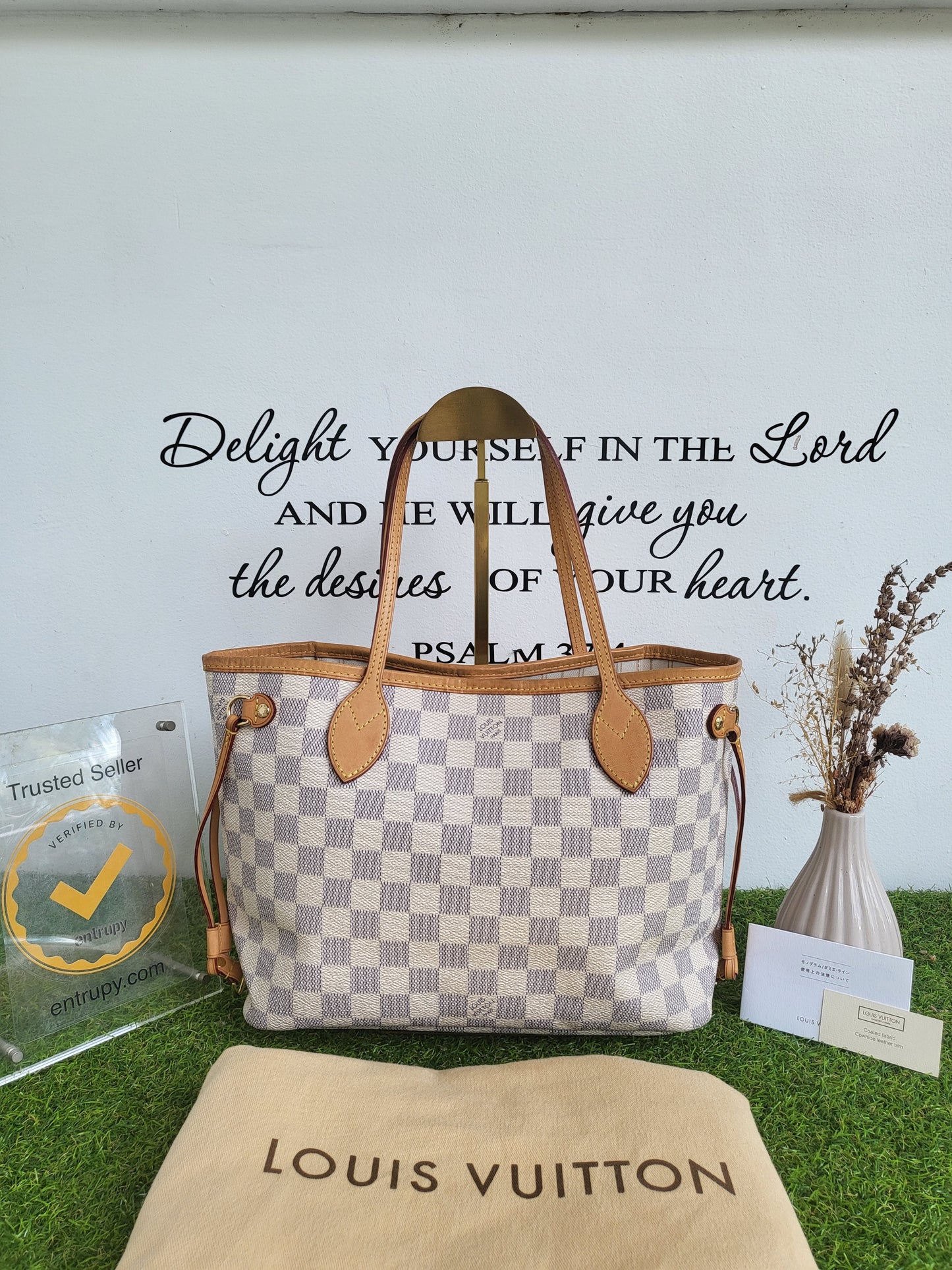 Louis Vuitton Neverfull PM