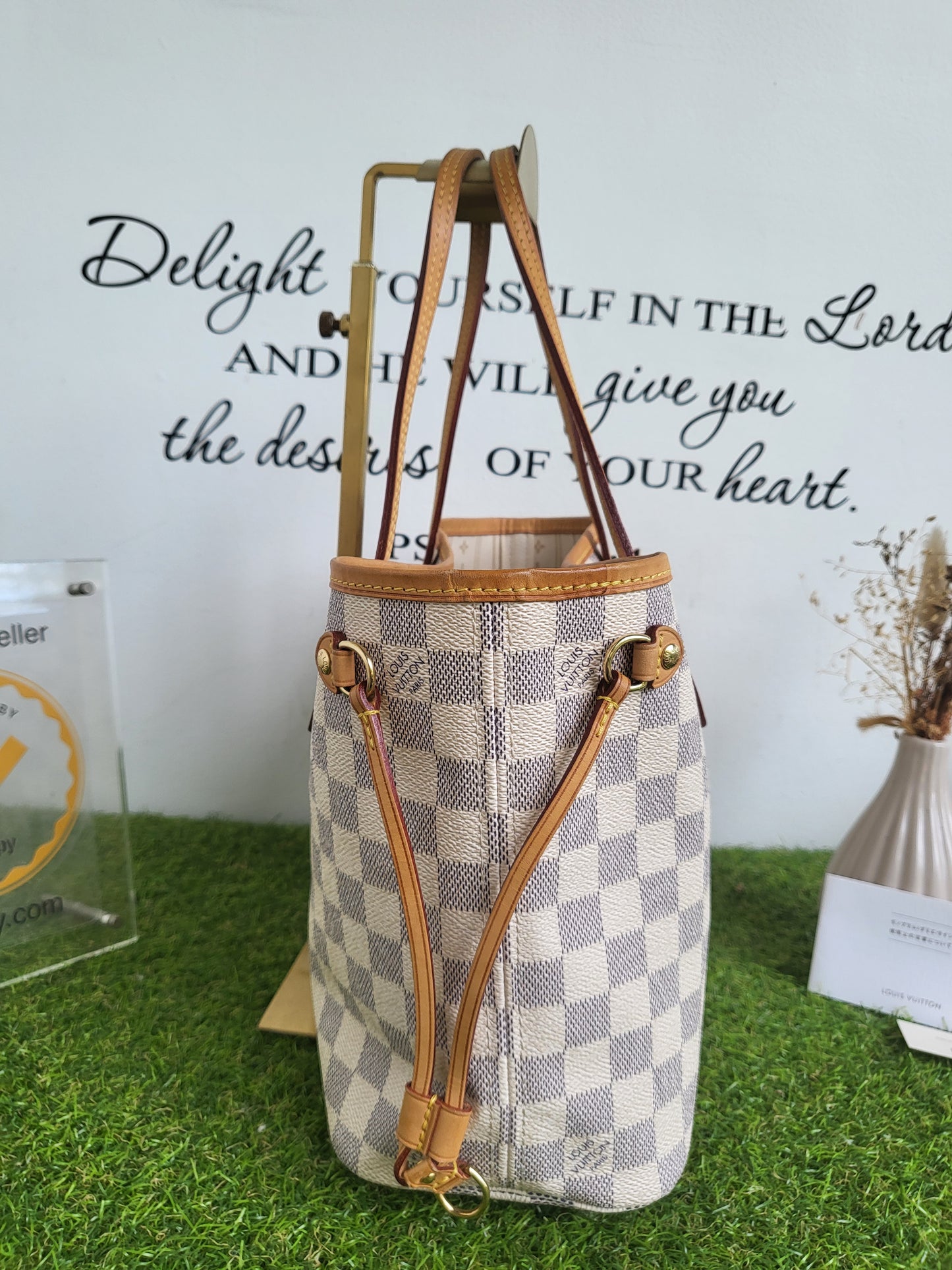 Louis Vuitton Neverfull PM
