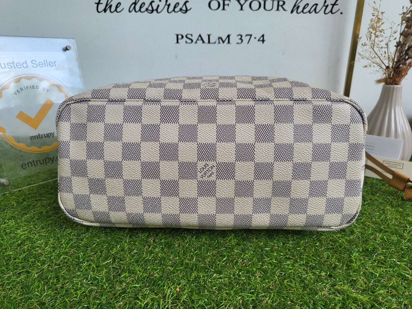Louis Vuitton Neverfull PM