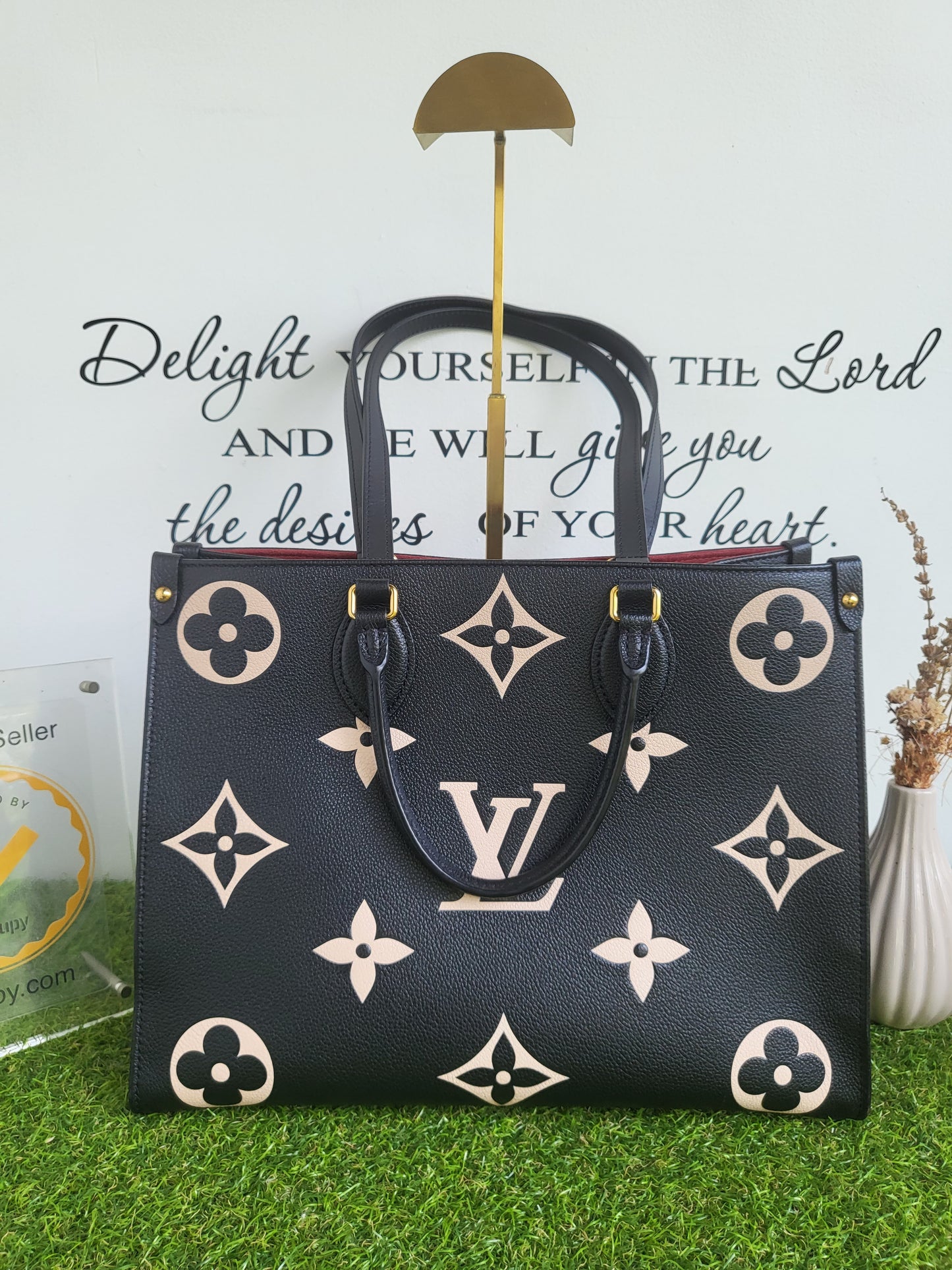 Louis Vuitton OTG MM bi color
