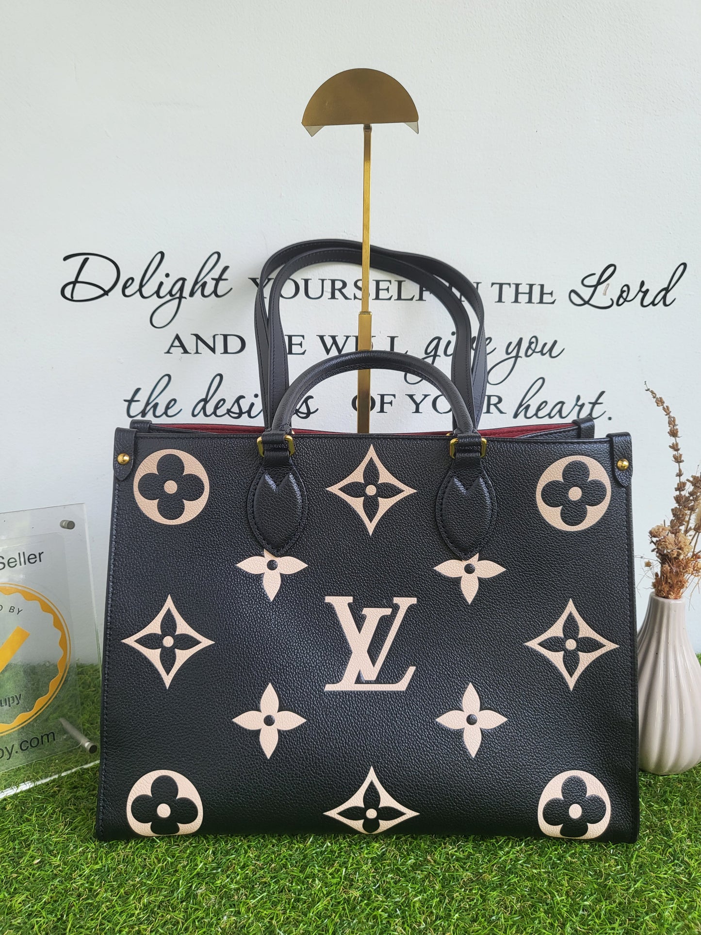Louis Vuitton OTG MM bi color