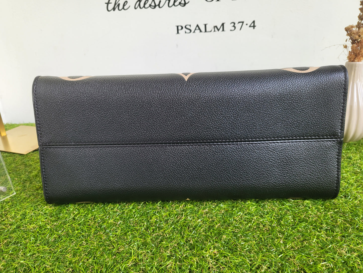 Louis Vuitton OTG MM bi color