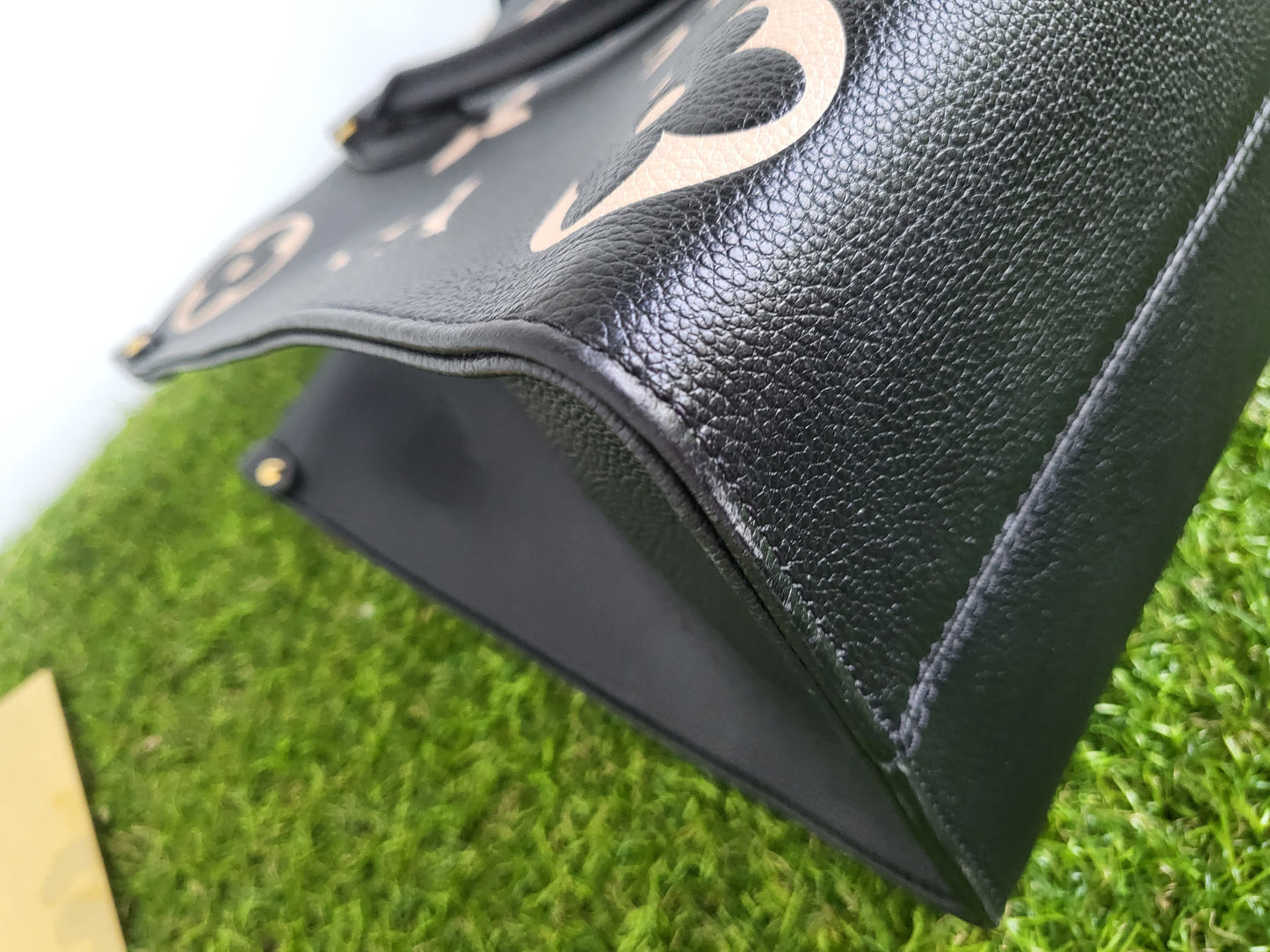Louis Vuitton OTG MM bi color
