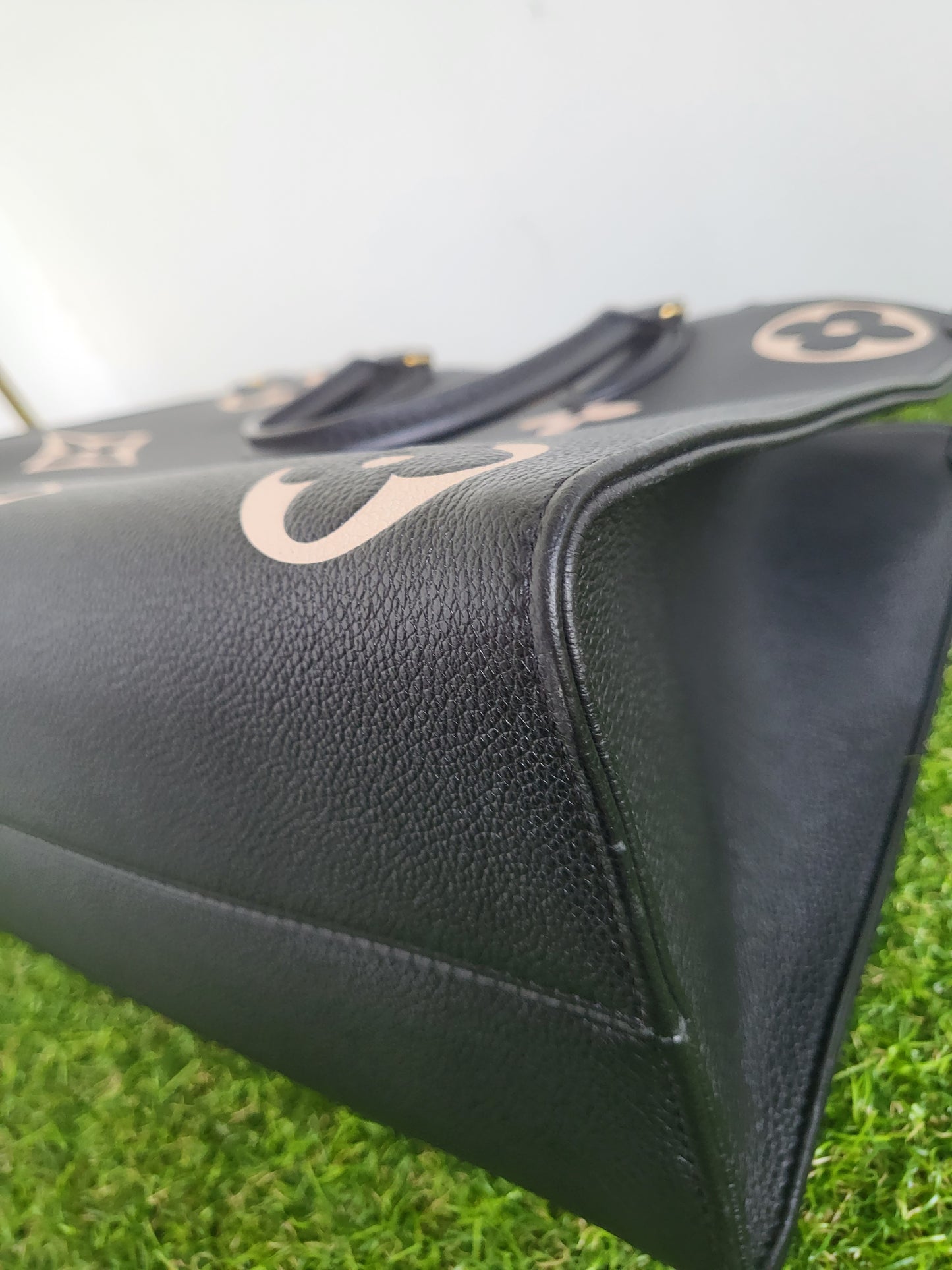 Louis Vuitton OTG MM bi color