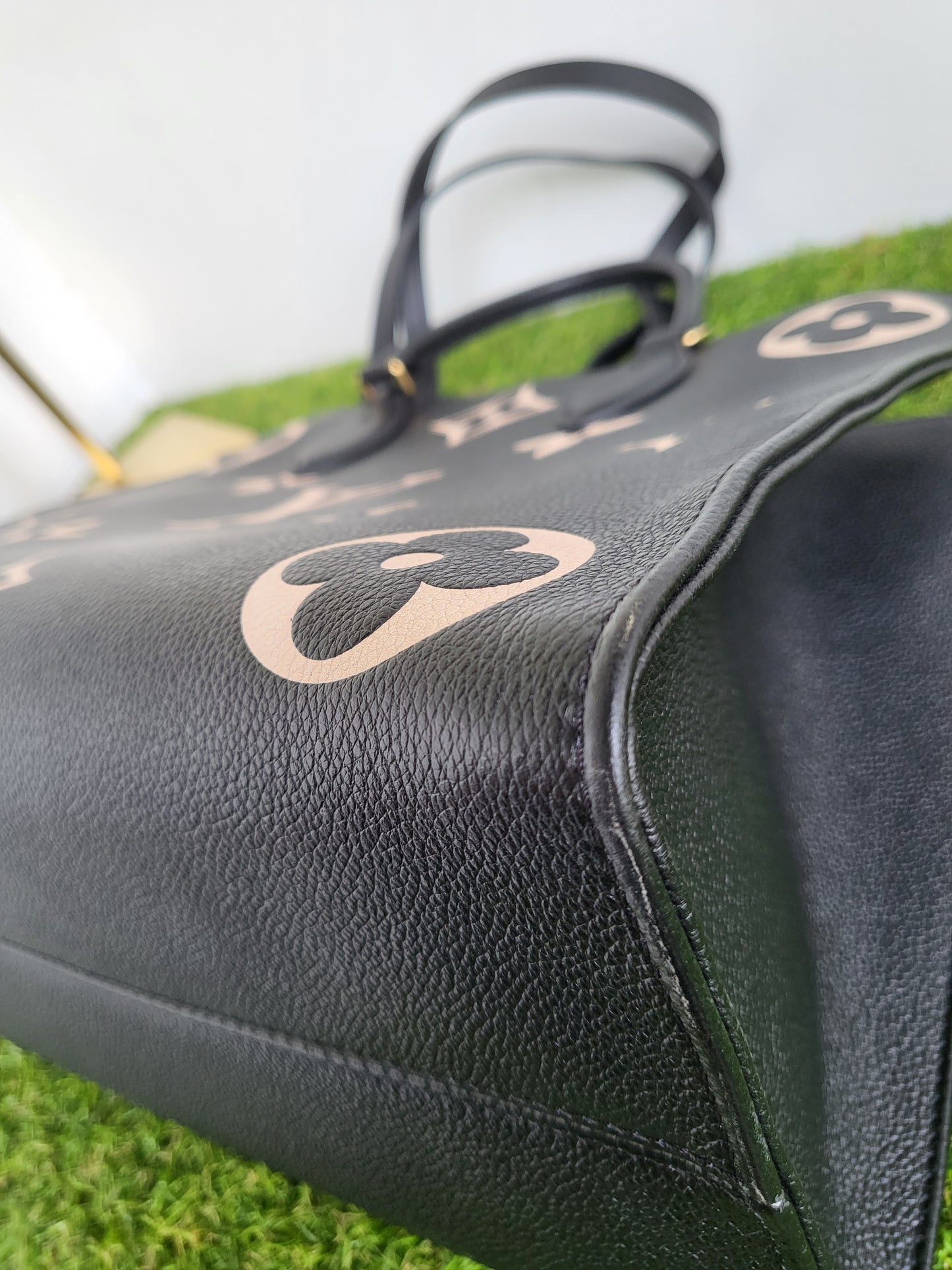 Louis Vuitton OTG MM bi color