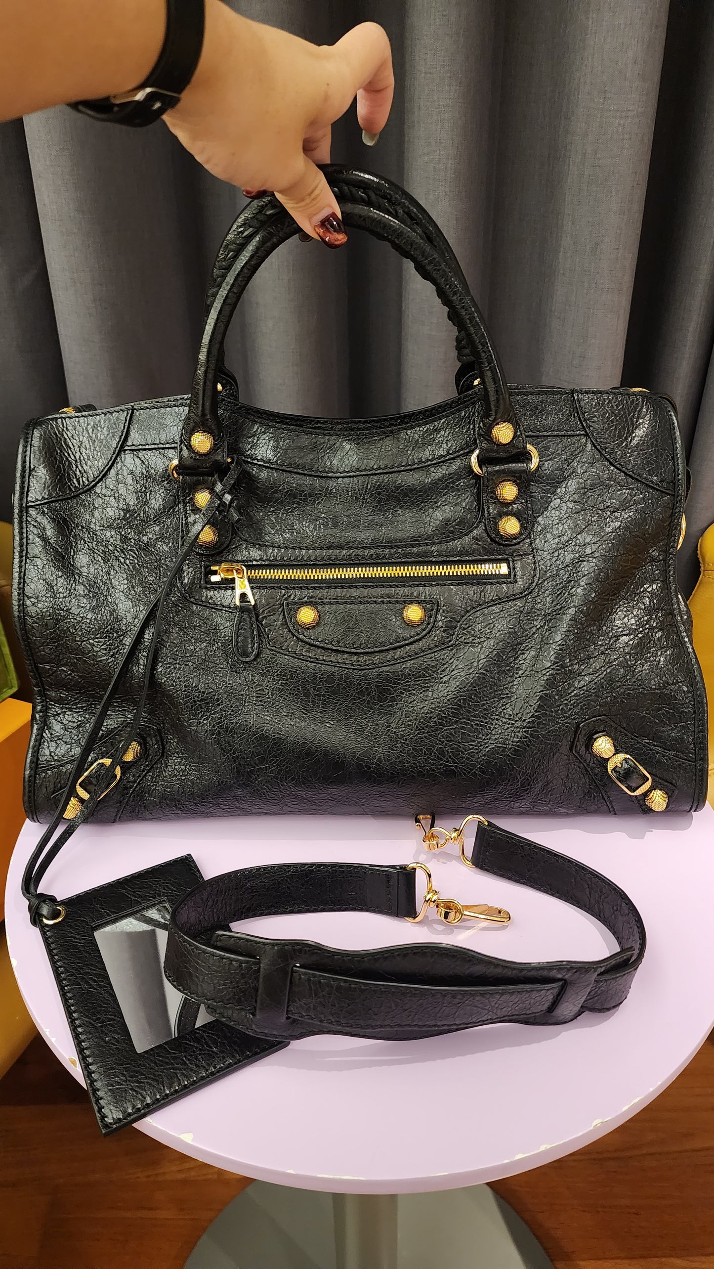 IN TRANSIT - BALENCIAGA MEDIUM CITY