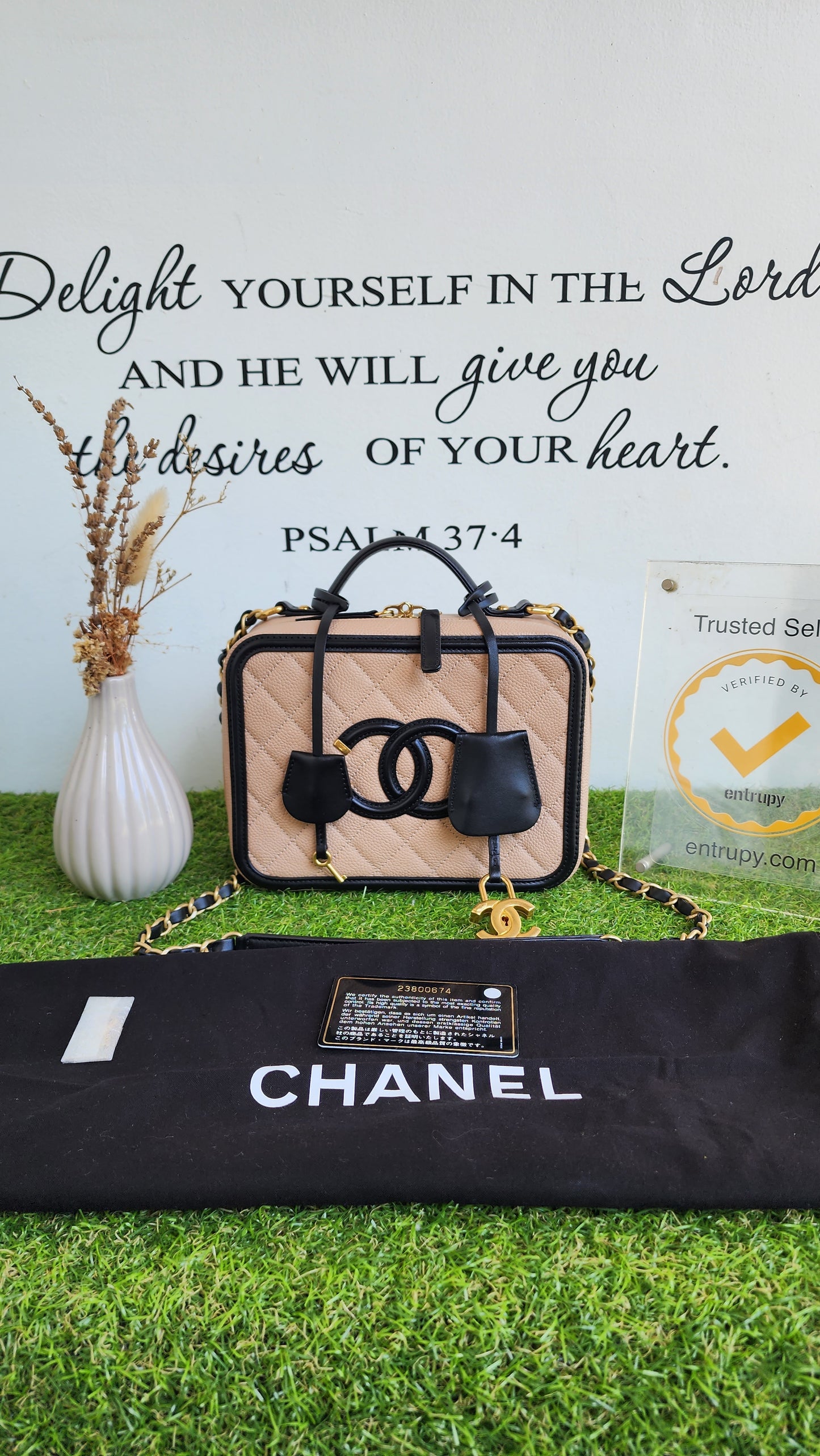 CHANEL VANITY CASE MEDIUM