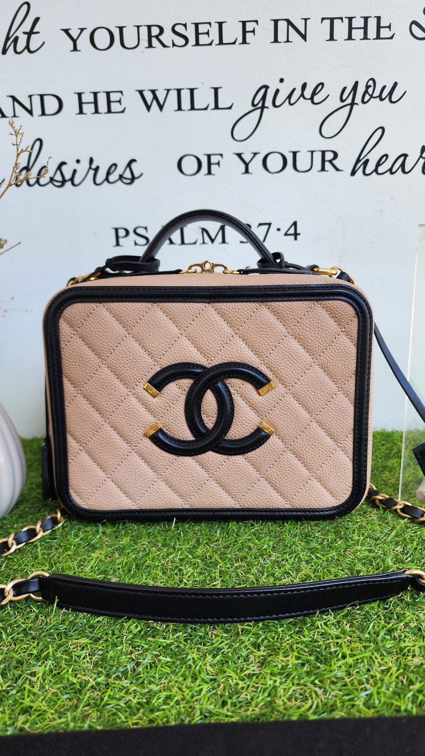 CHANEL VANITY CASE MEDIUM