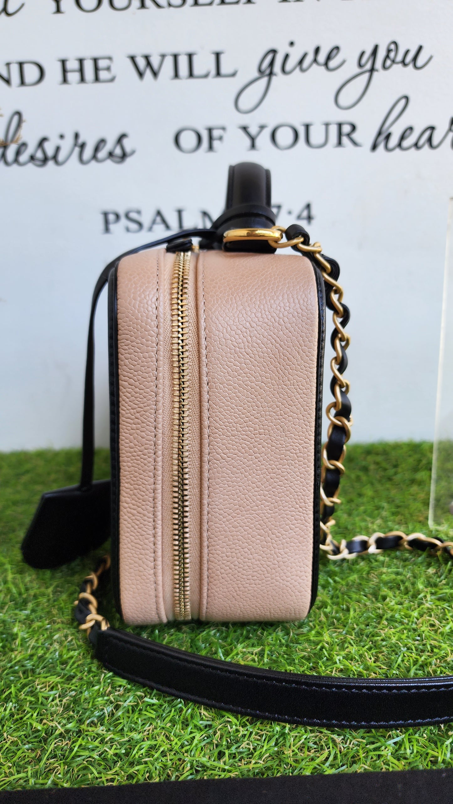 CHANEL VANITY CASE MEDIUM