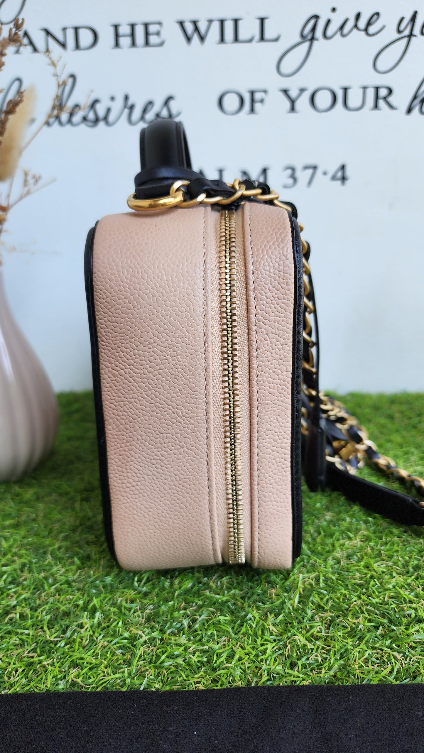CHANEL VANITY CASE MEDIUM