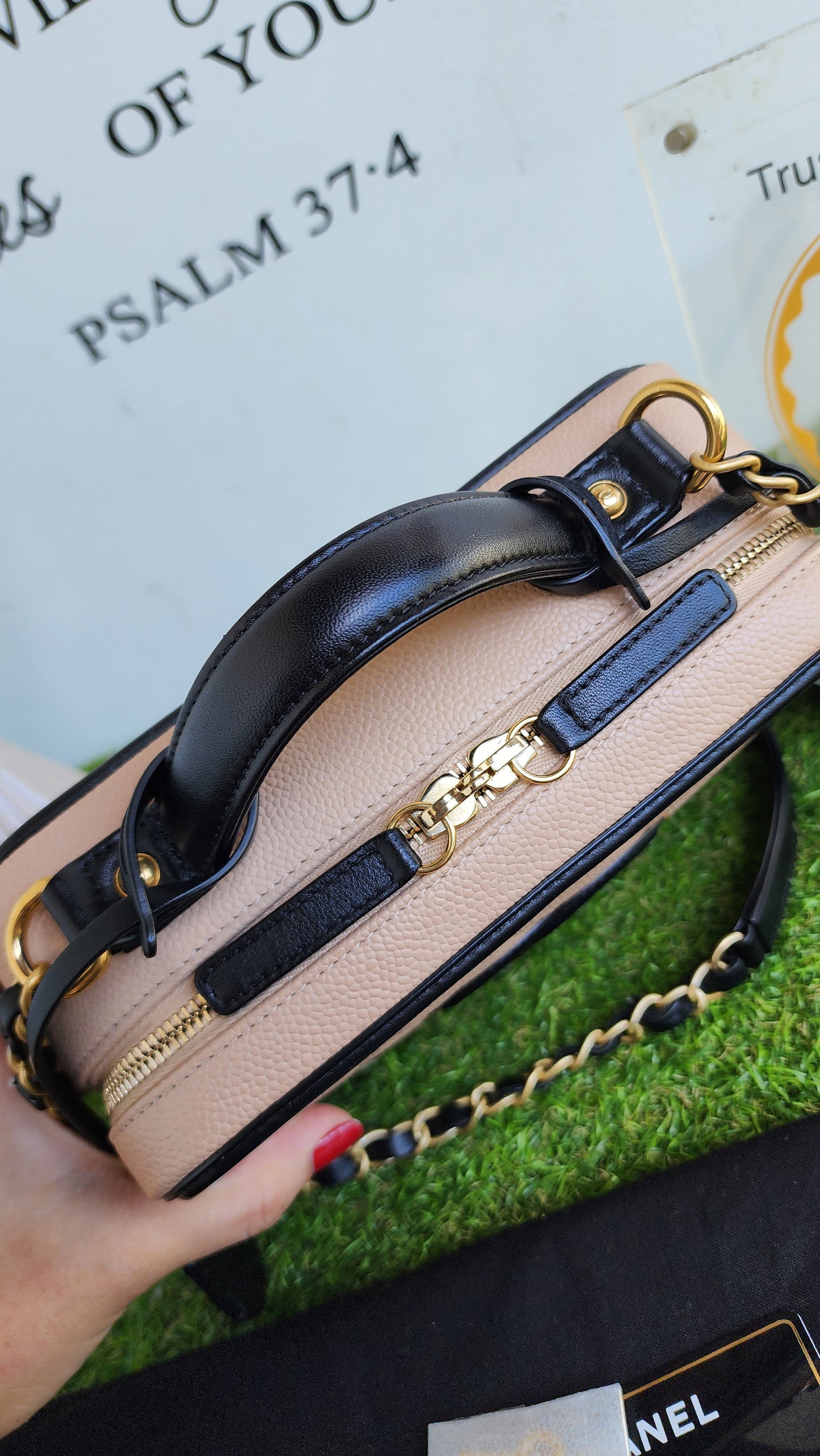 CHANEL VANITY CASE MEDIUM