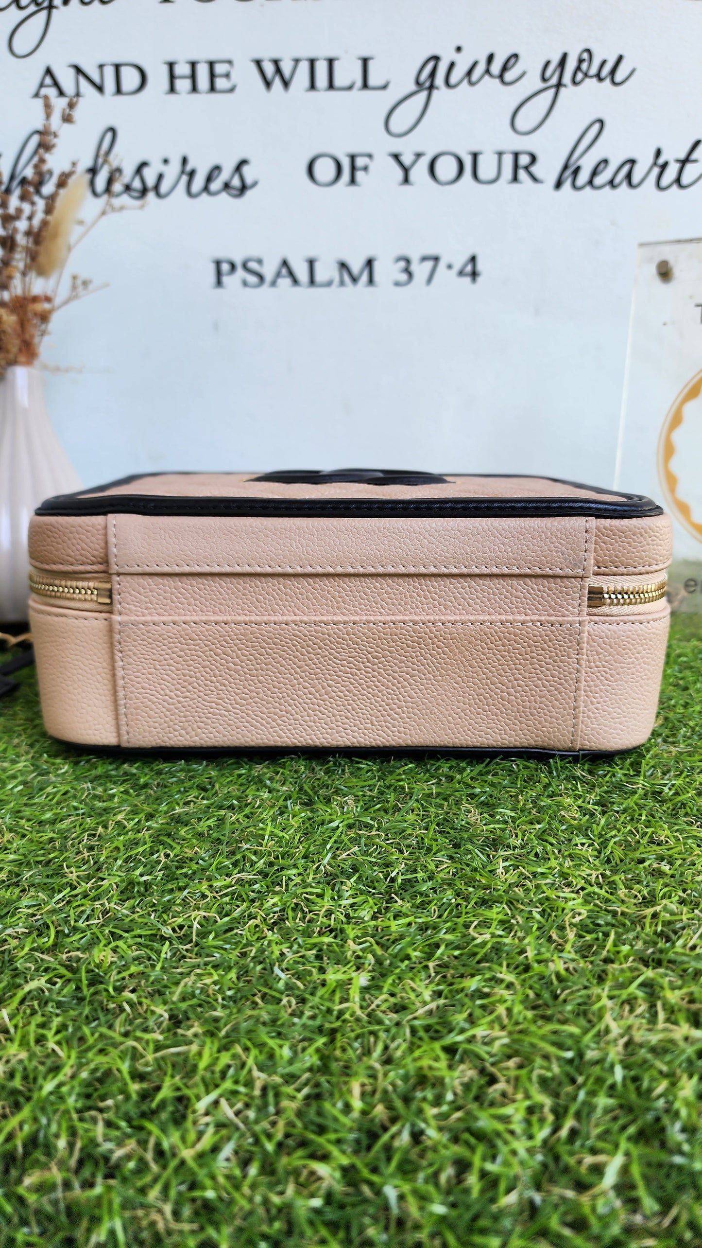 CHANEL VANITY CASE MEDIUM