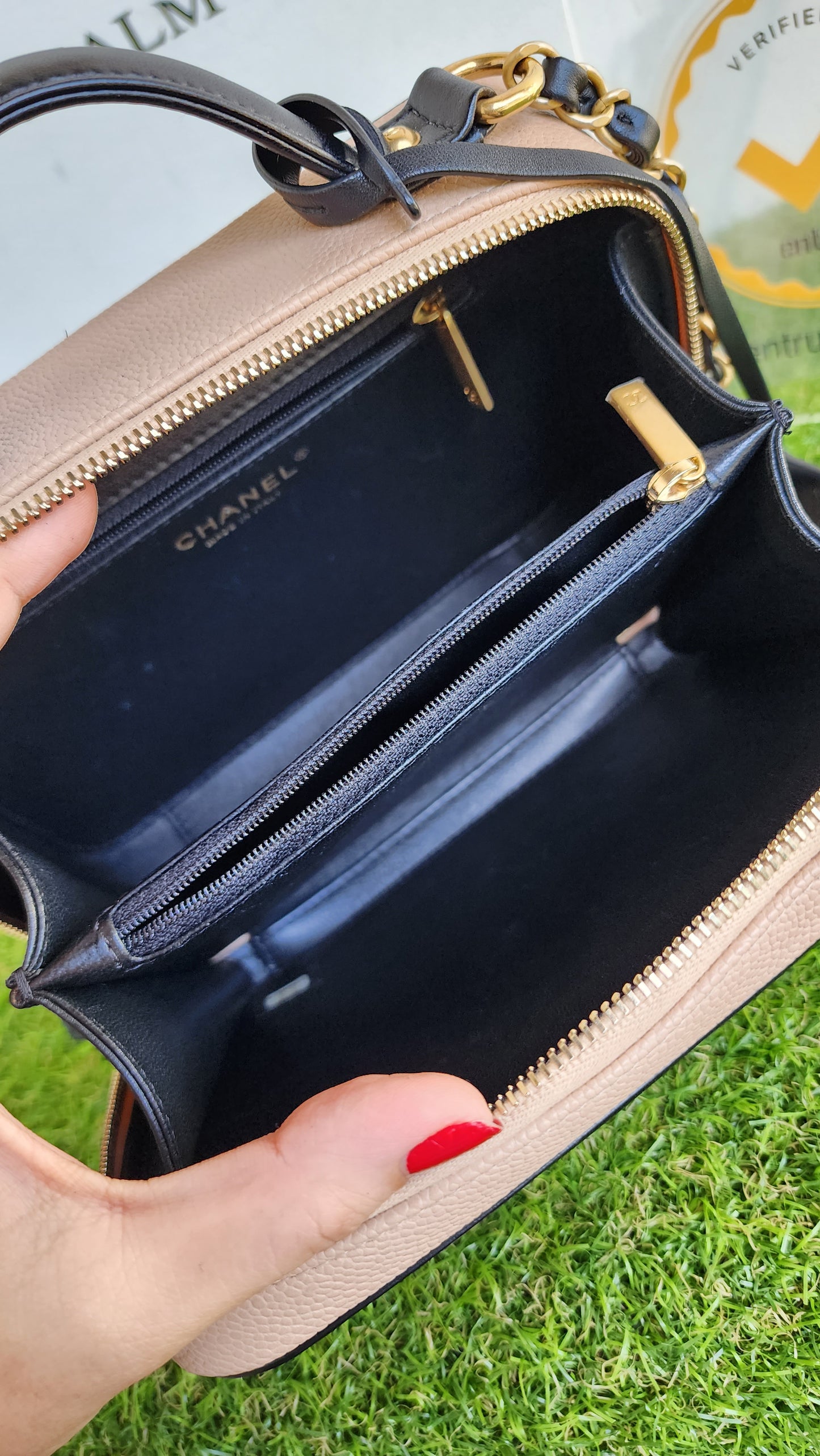 CHANEL VANITY CASE MEDIUM