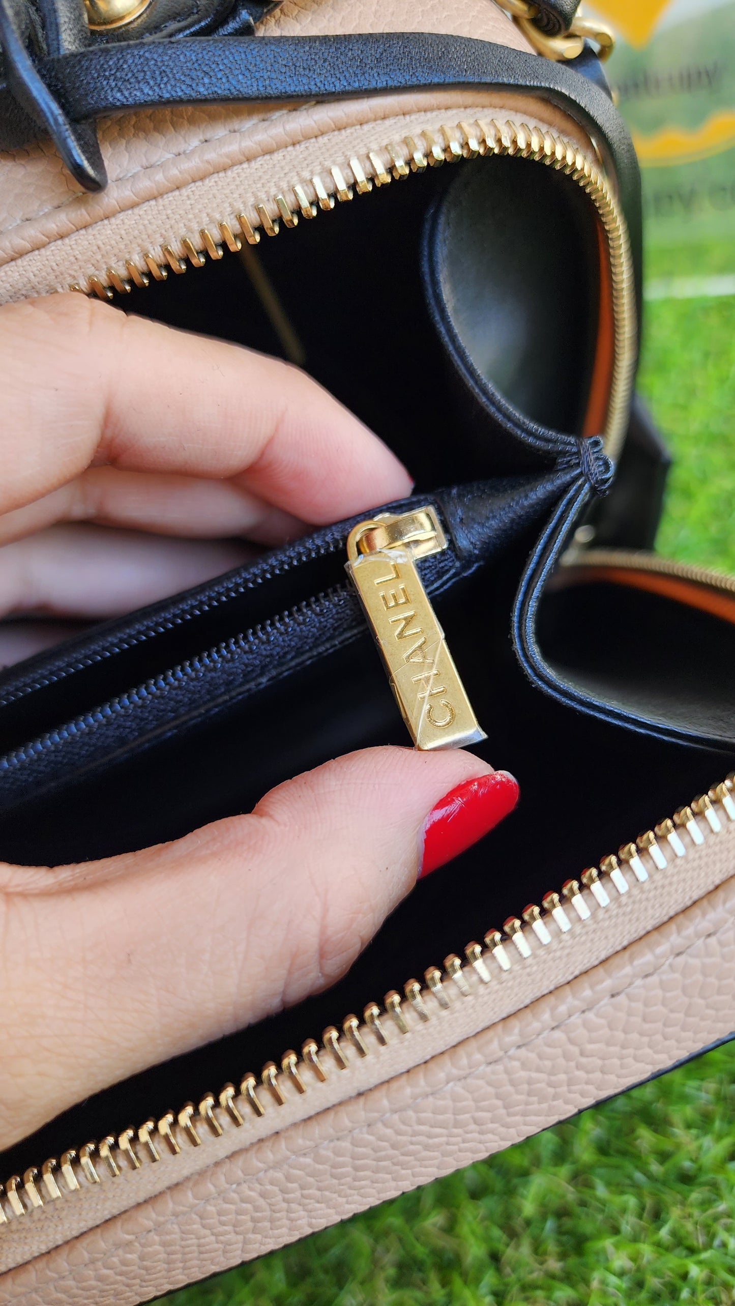 CHANEL VANITY CASE MEDIUM