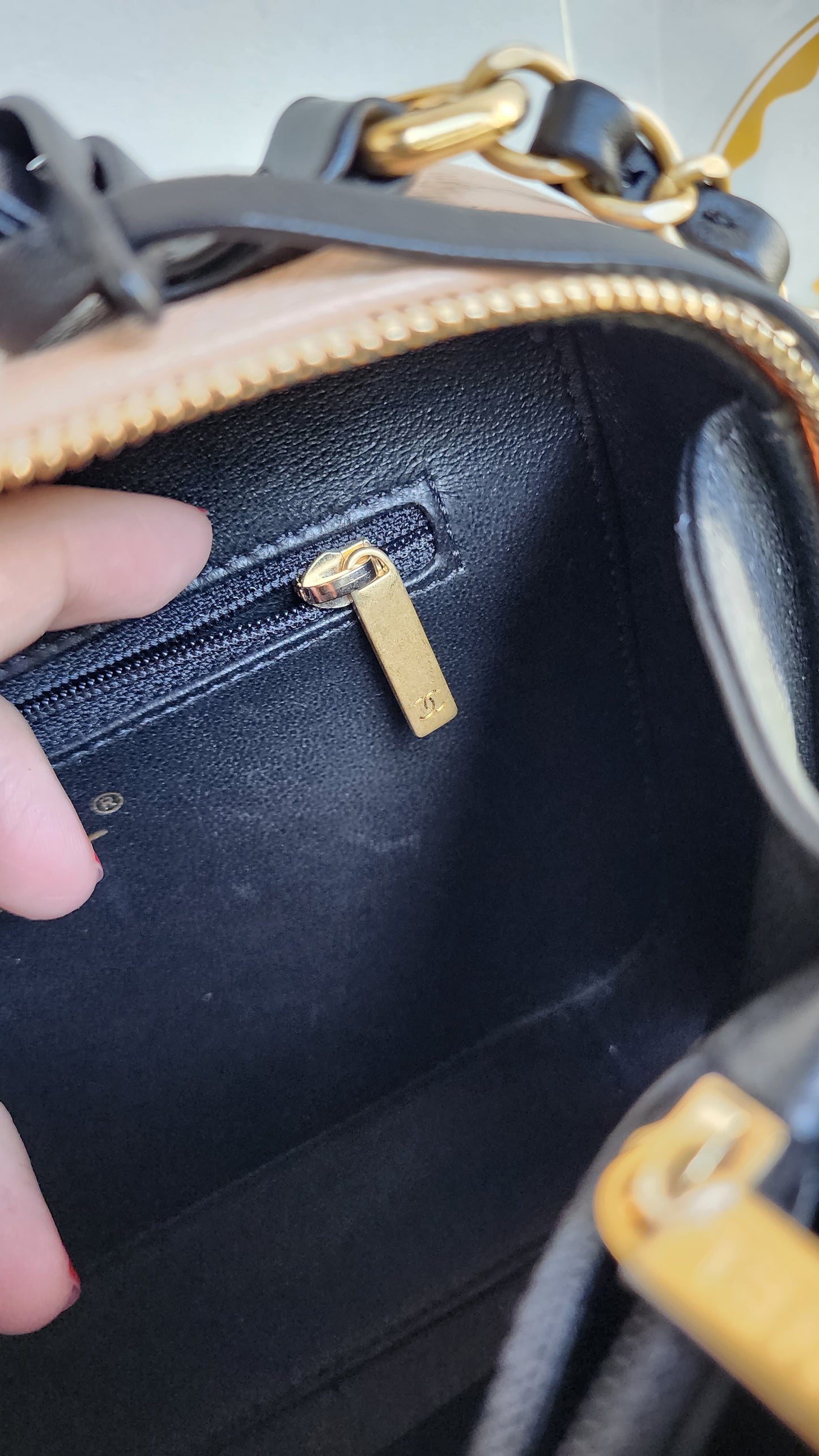 CHANEL VANITY CASE MEDIUM